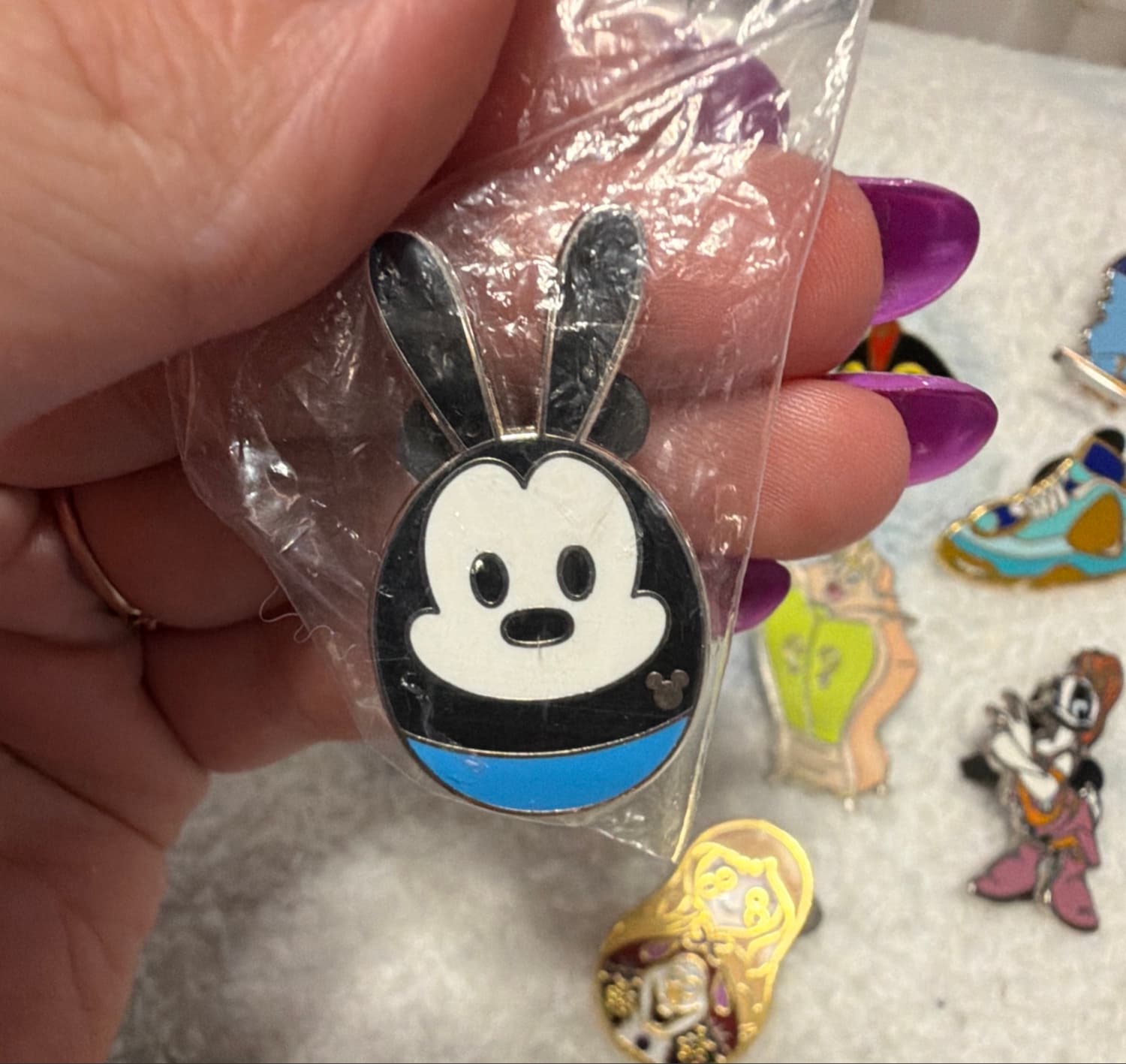Oswald The Lucky Rabbit Egg Hidden Mickey Pin