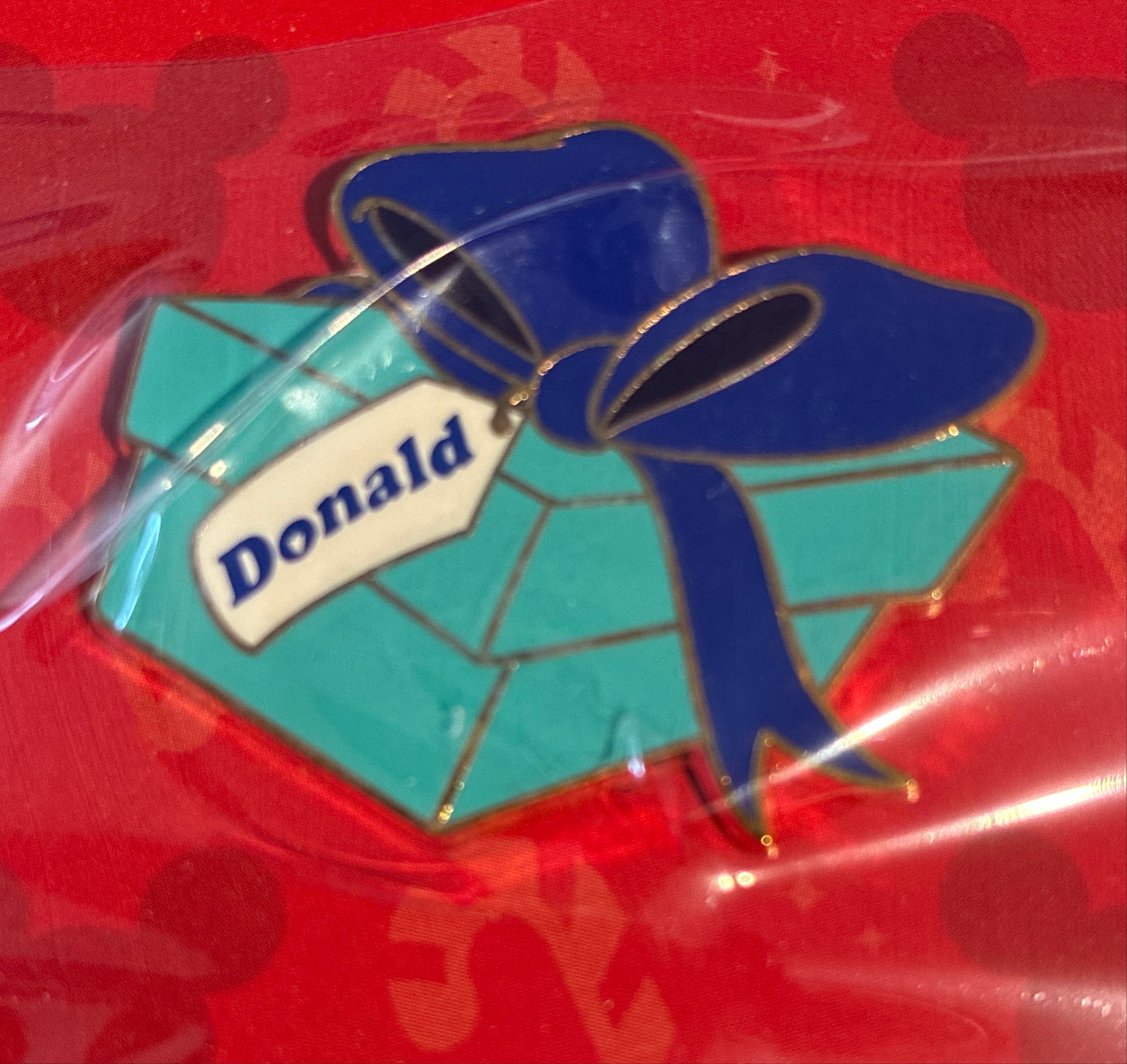 Donald Duck Gift Present front