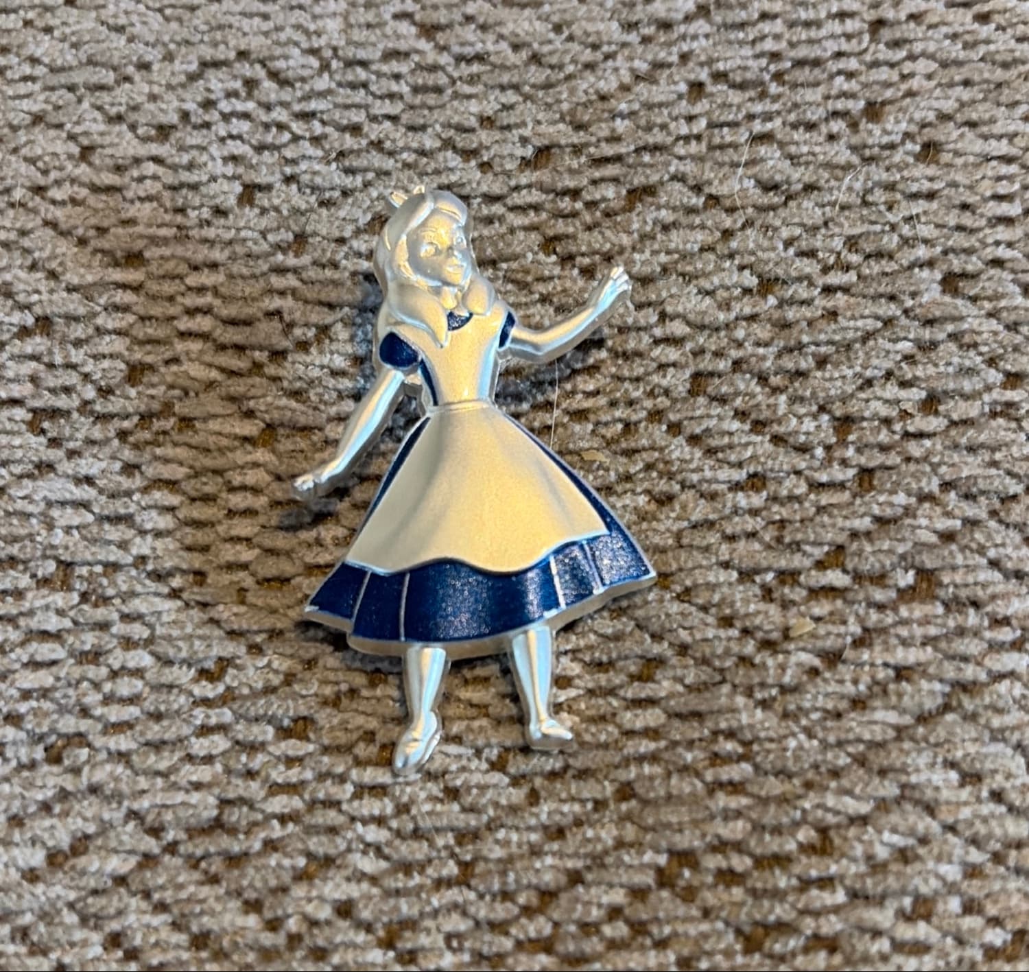 Alice in Wonderland Icons 4-pin Set - Dress