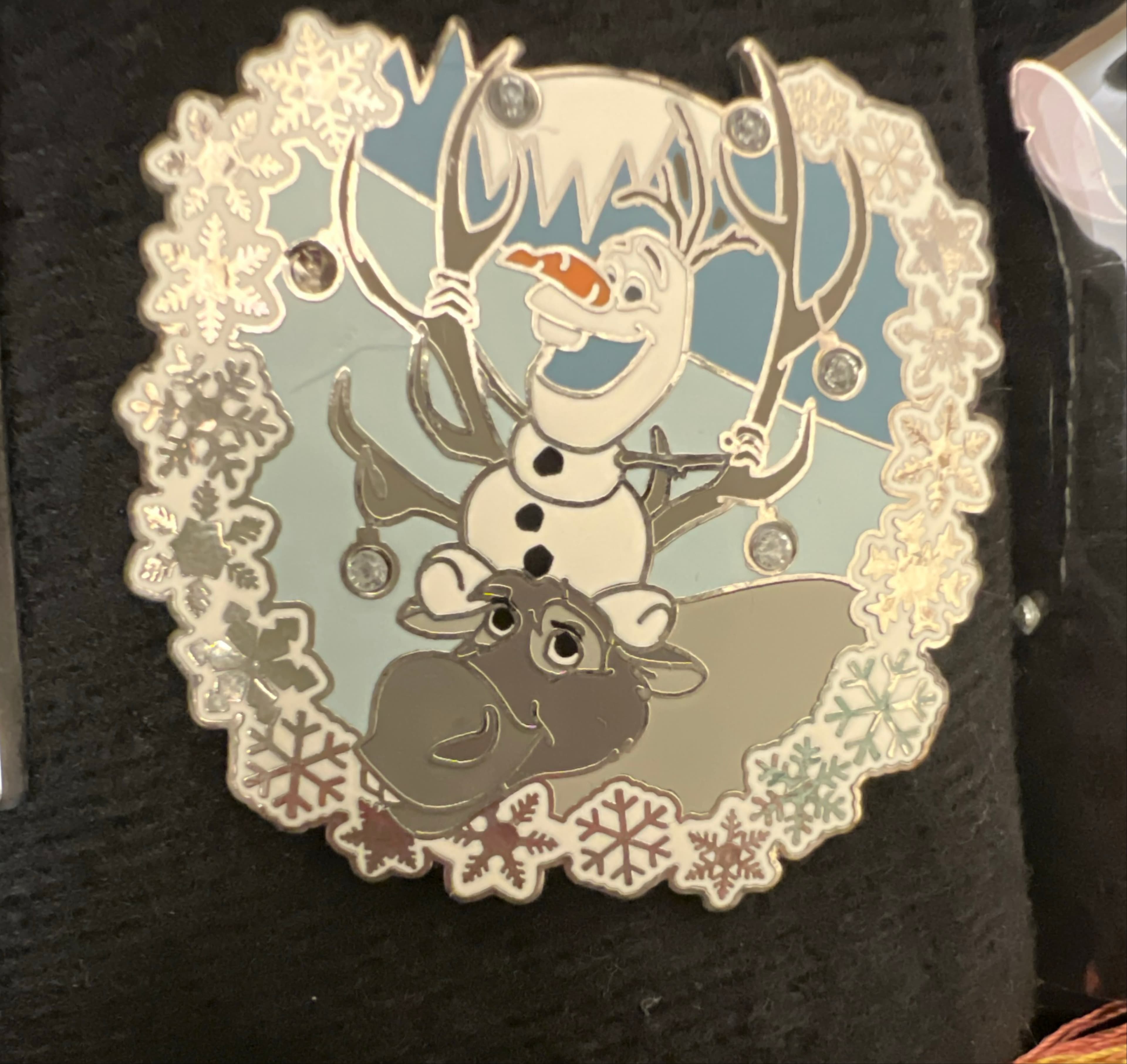 Frozen Olaf and Sven Snowflake Wreath Jeweled Holiday Pin