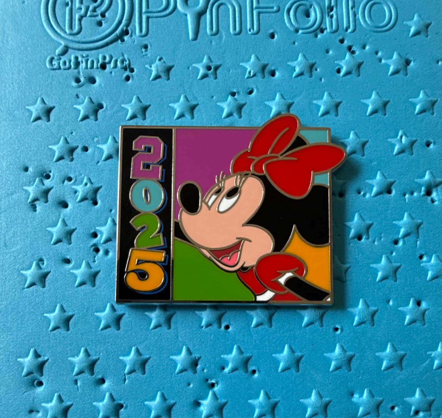 Minnie Mouse 2025 Dated Year Pin
