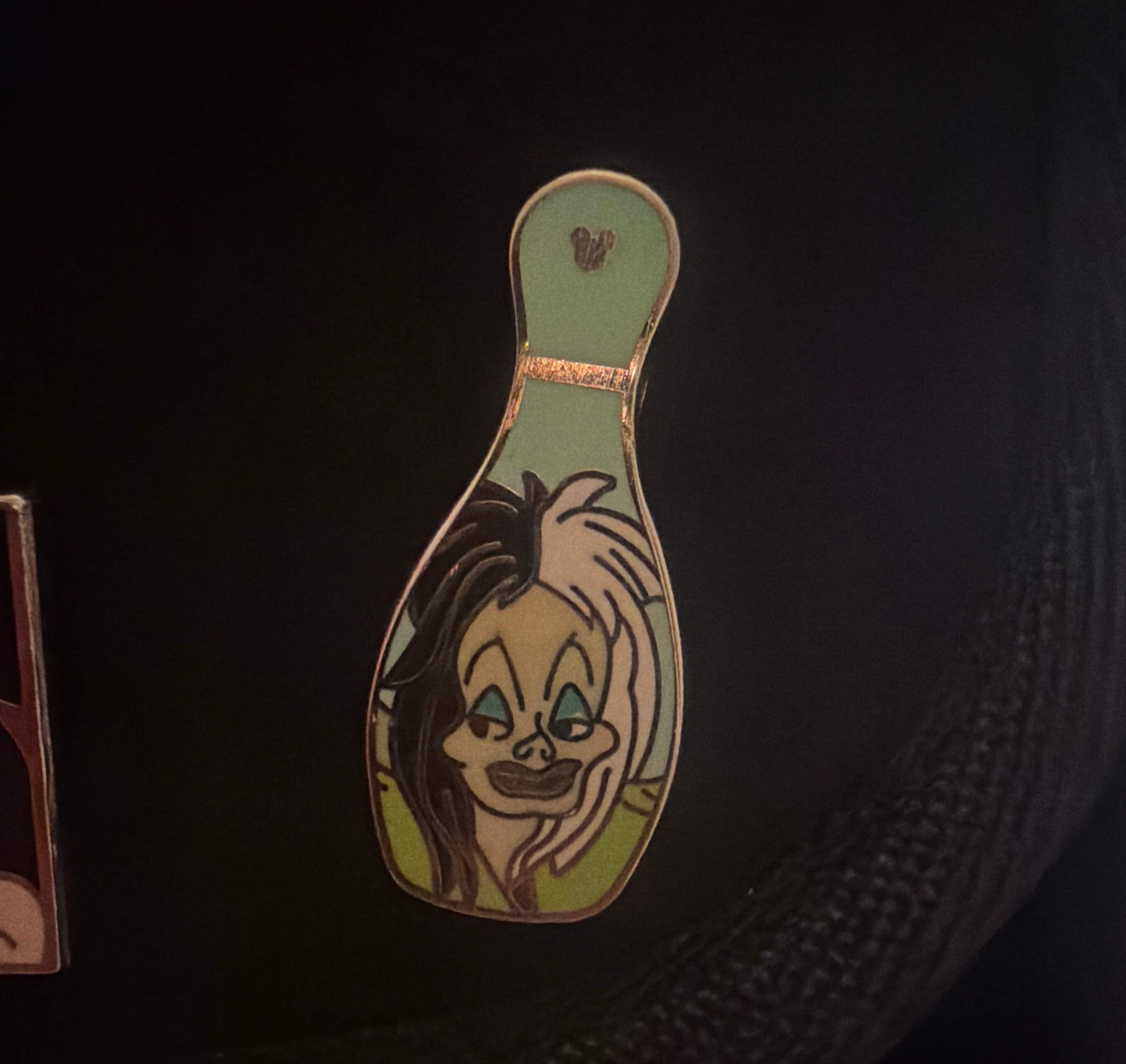 Cruella DeVil - 2008 Hidden Mickey - Bowling Pin Villains