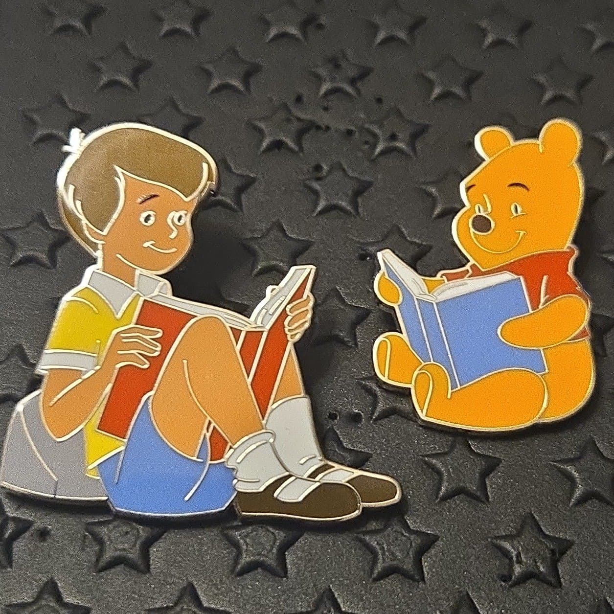 Winnie the Pooh and Christopher Robin Reading Pin Set