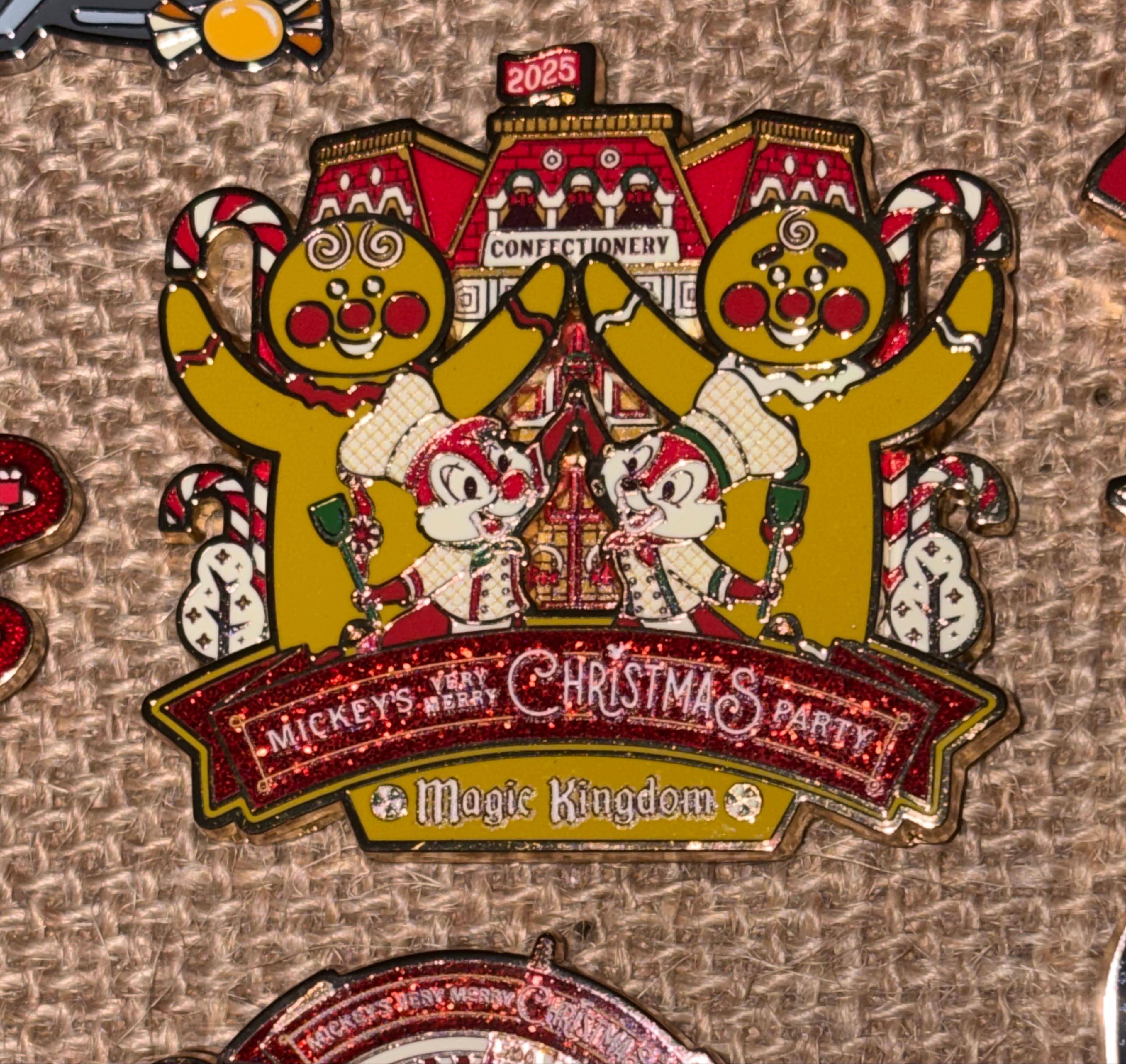 Chip 'n' Dale Gingerbread - Mickey's Very Merry Christmas Party 2025