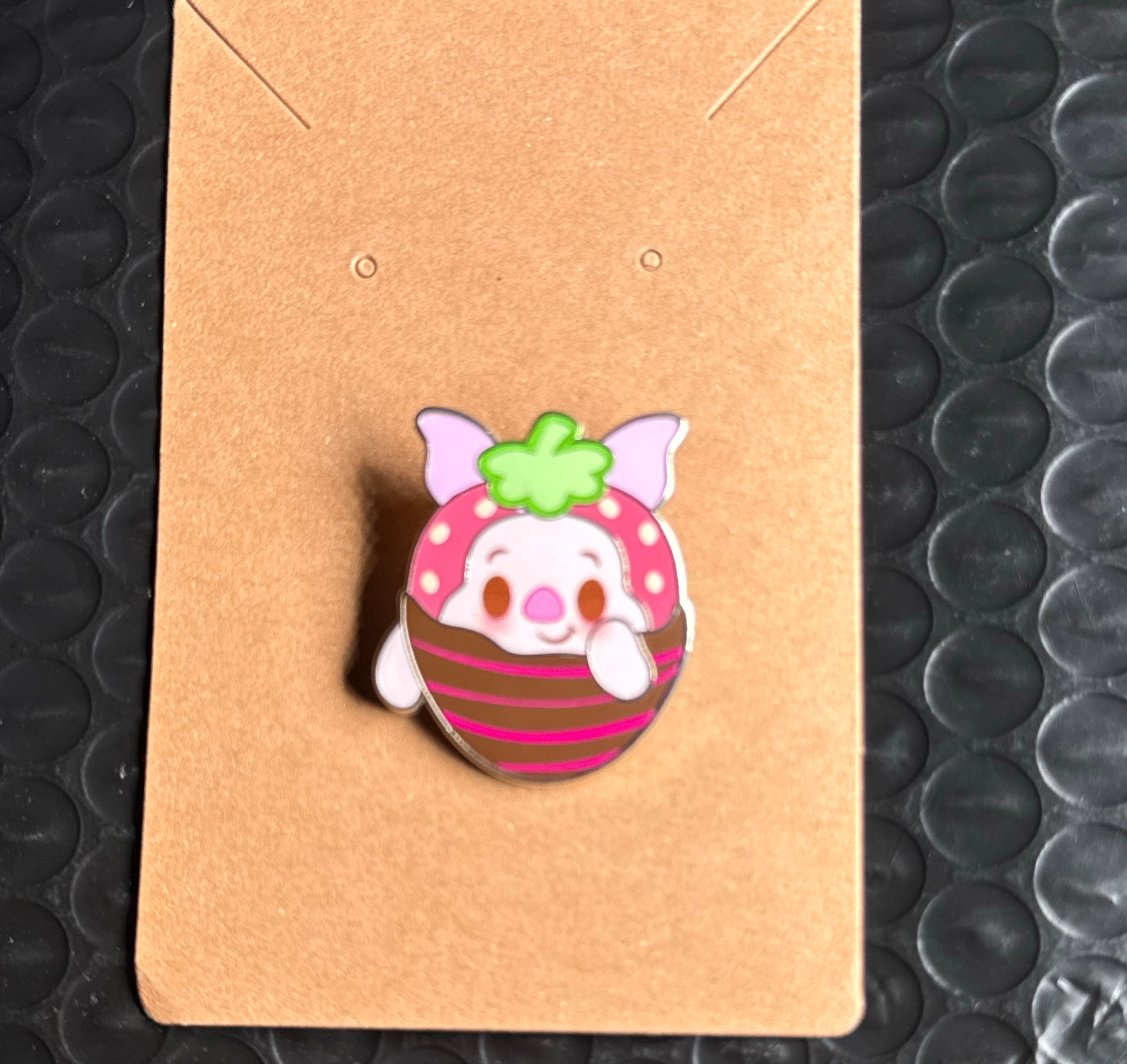 Piglet Chocolate Dipped Strawberry - Munchlings Mystery Collection (Series 2)