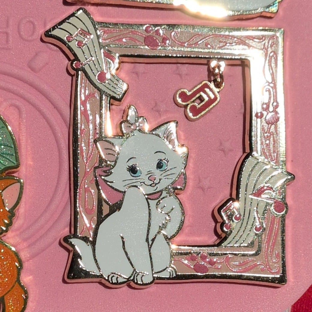 The Aristocats Character Frames Blind Box Pin Set