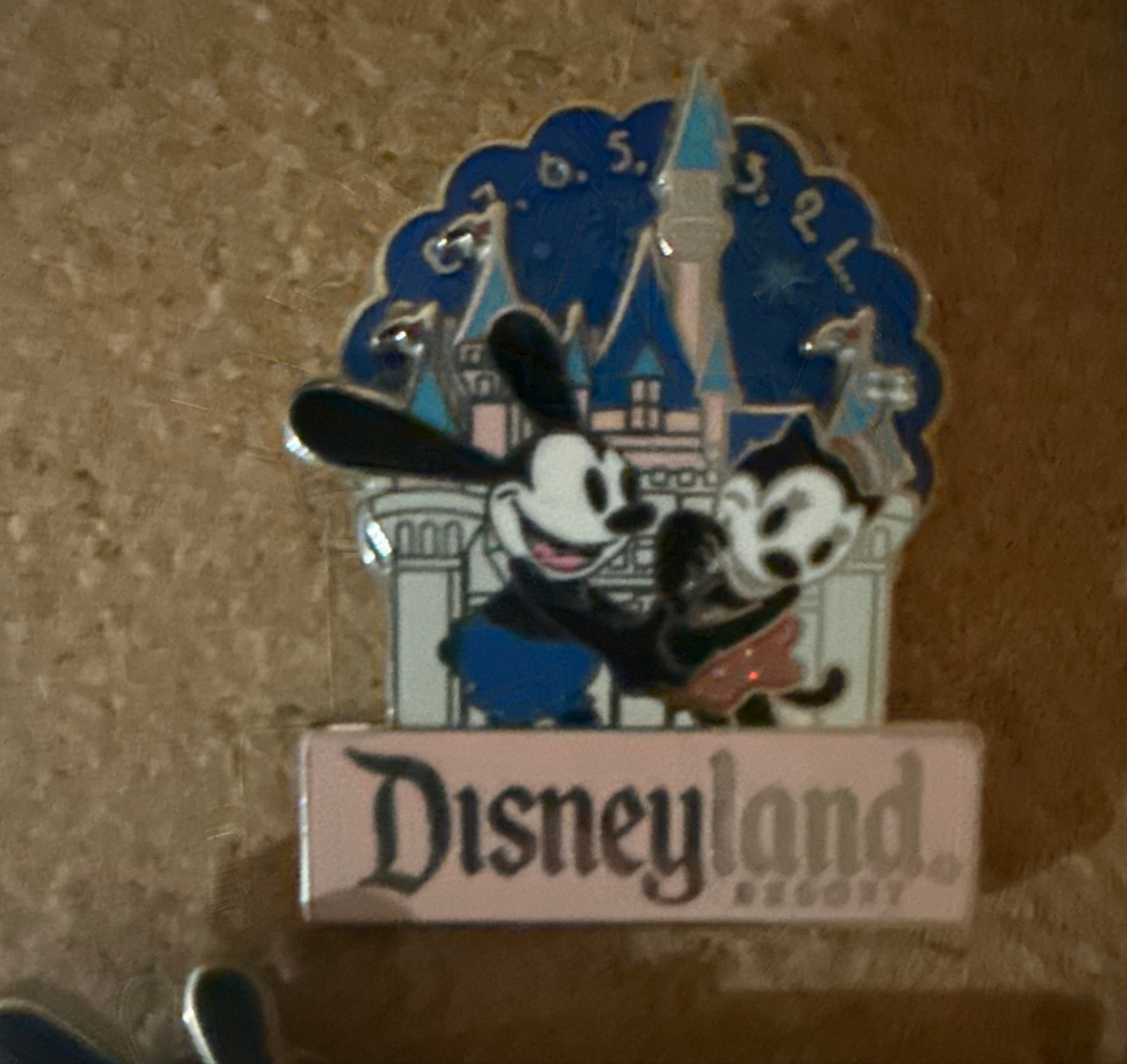 Oswald Lucky Rabbit & Ortensia Happy New Year 2017 Disneyland Pin
