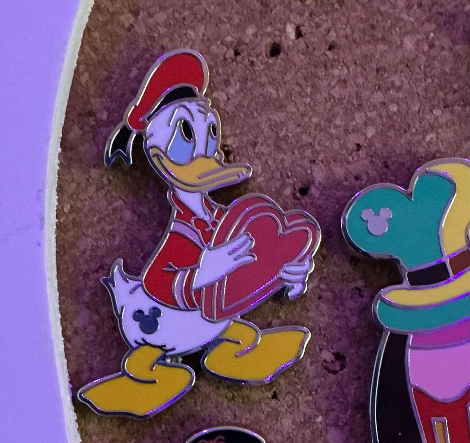 Donald Duck Seasons Holiday Valentine's Day Heart