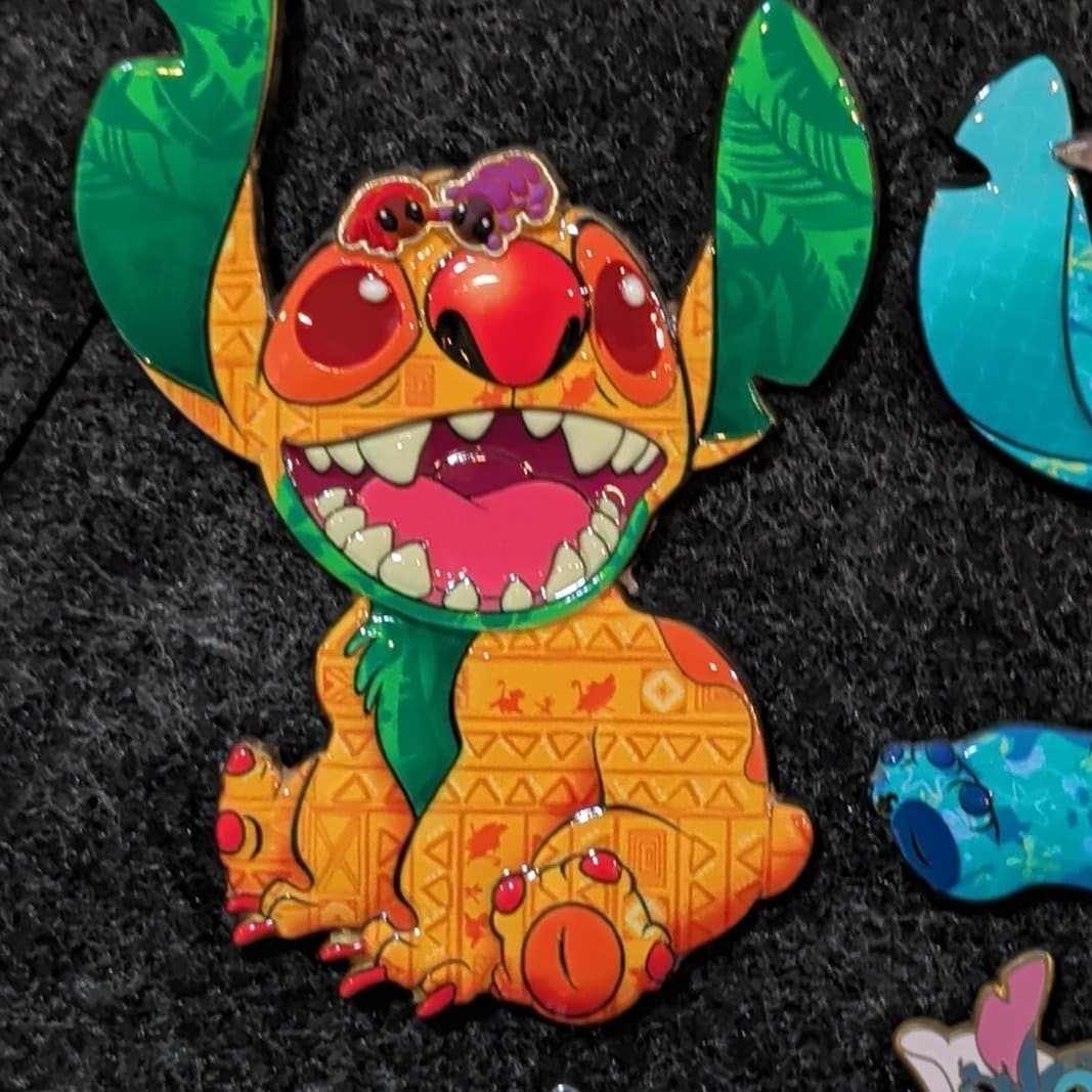Stitch Crashes Disney The Lion King Pin