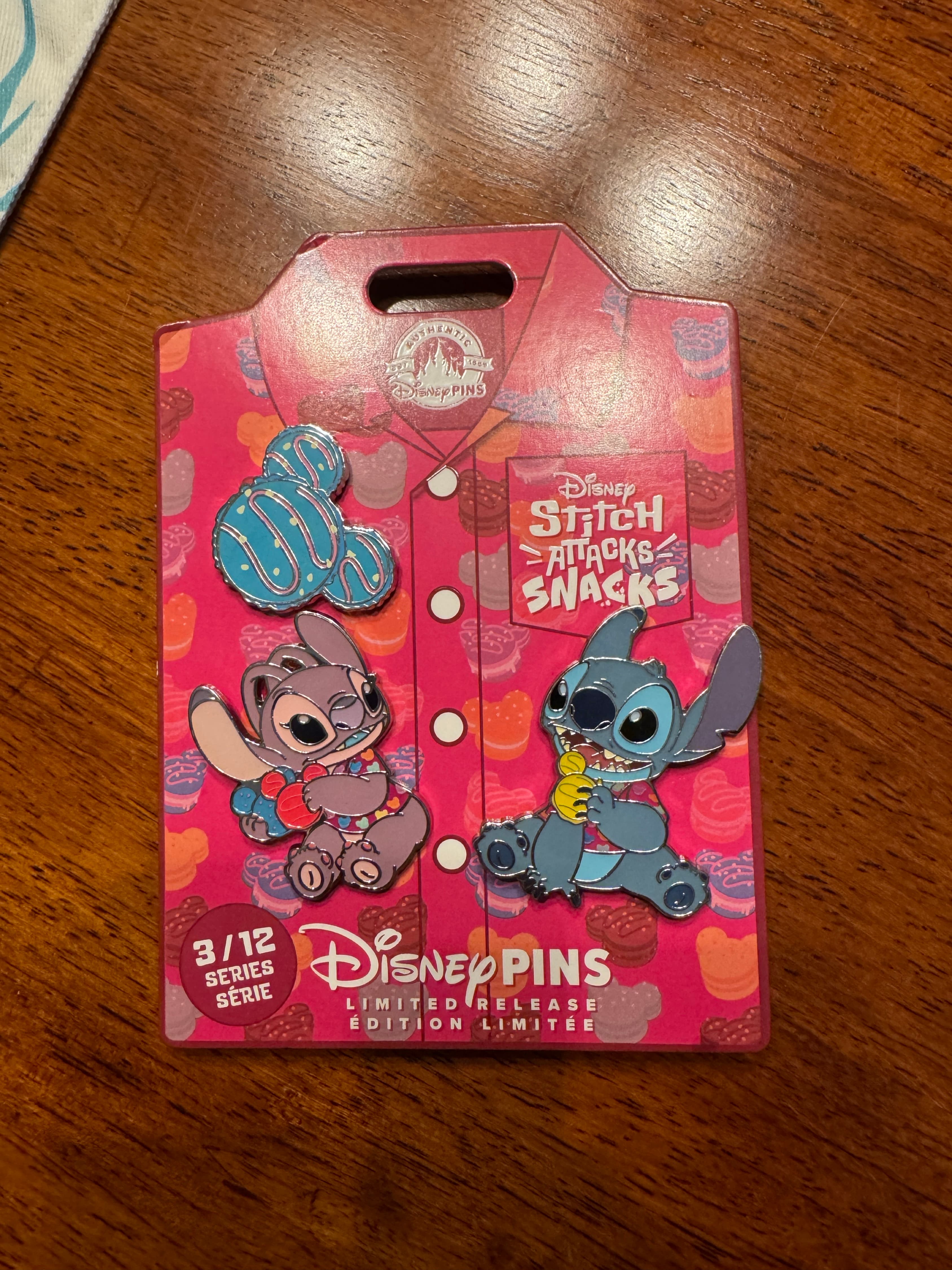 Stitch Attacks Snacks Macaron Set - 3/12