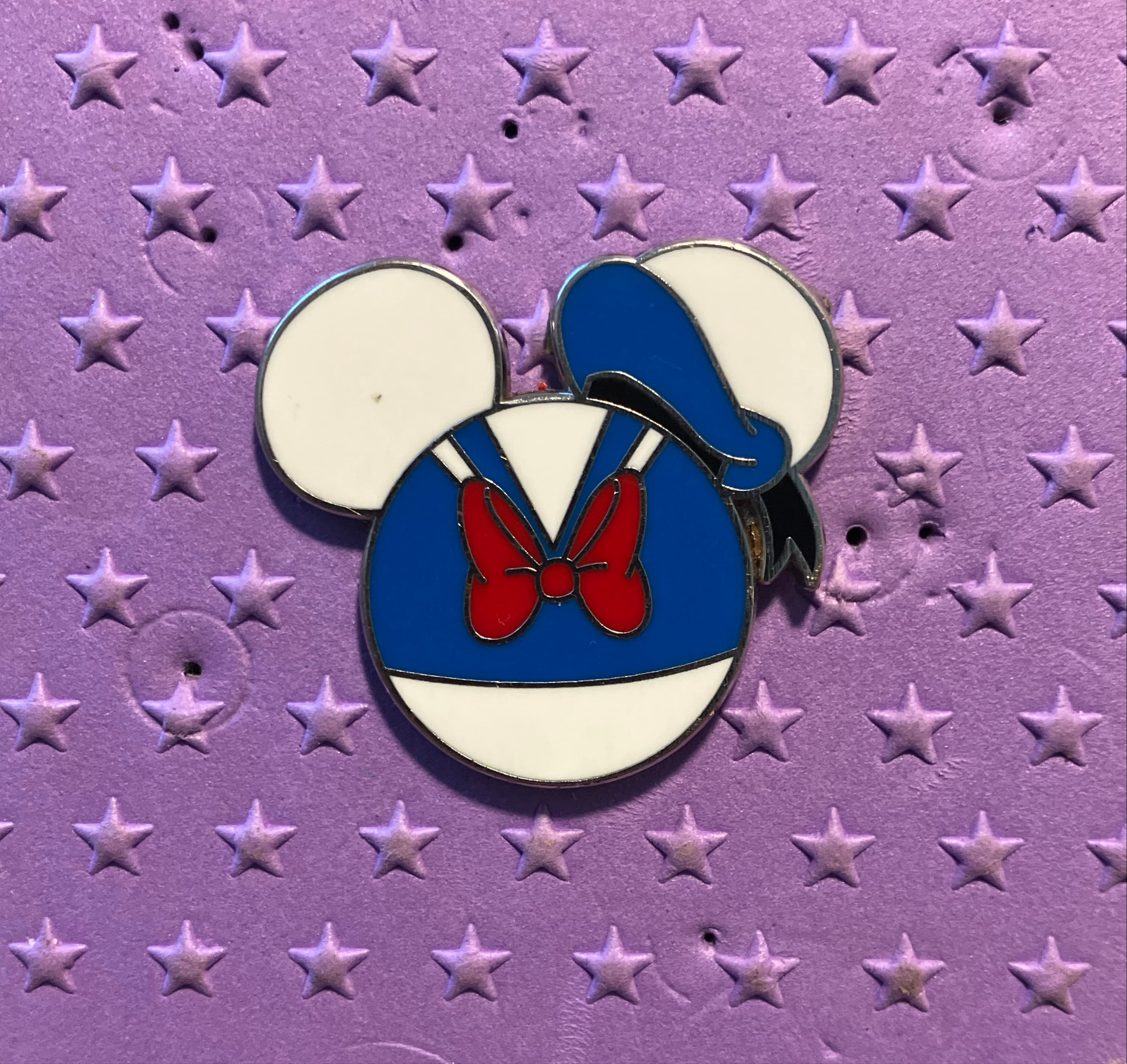 Donald Duck - Mickey Mouse Icon Mystery Pack