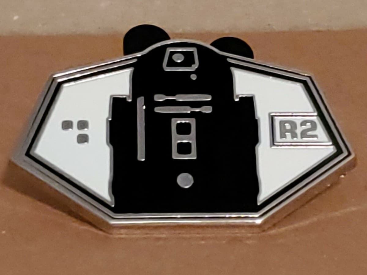 R2-D2 Droid Depot Galaxy's Edge Pin
