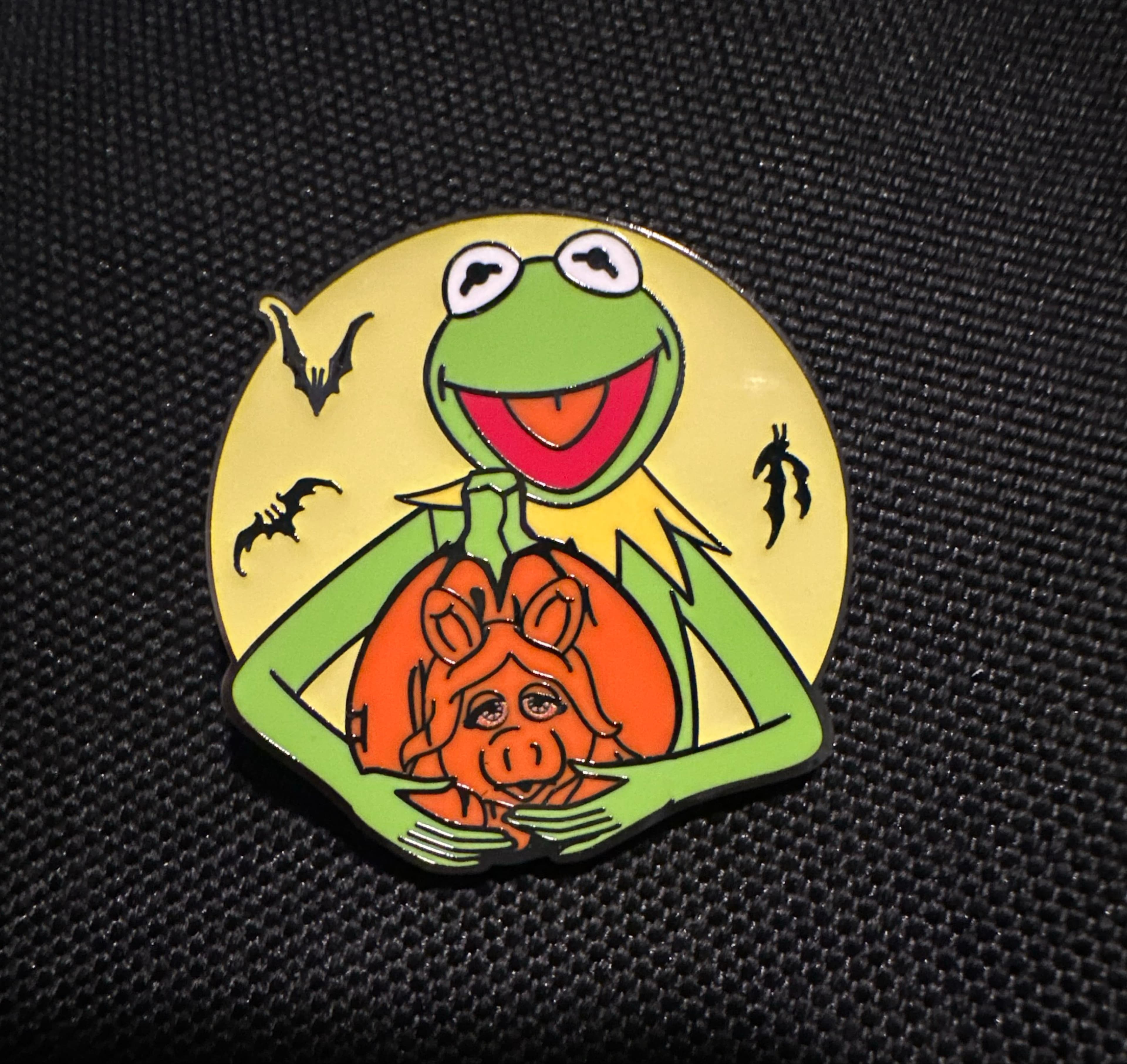 Kermit the Frog with Miss Piggy Pumpkin Halloween Disney Pin
