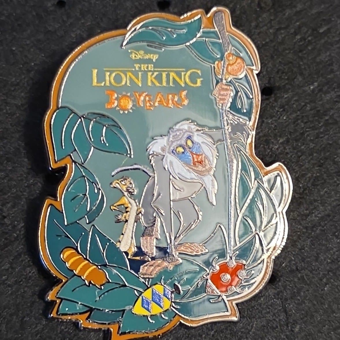 Disney The Lion King 30 Years Anniversary Cast Member Exclusive Pin - Rafiki and Timon with Bugs