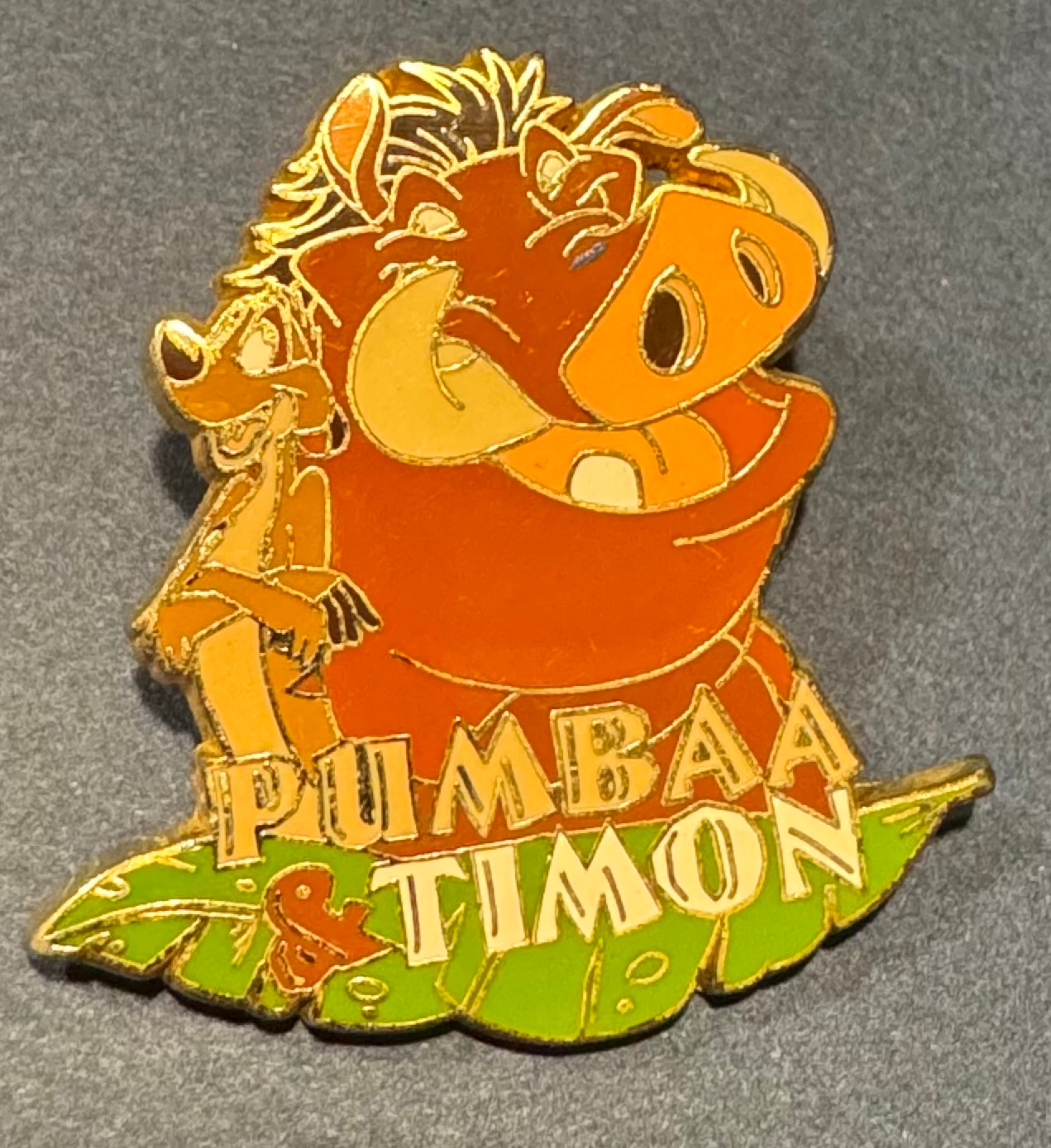 The Lion King Pumbaa & Timon Pin front