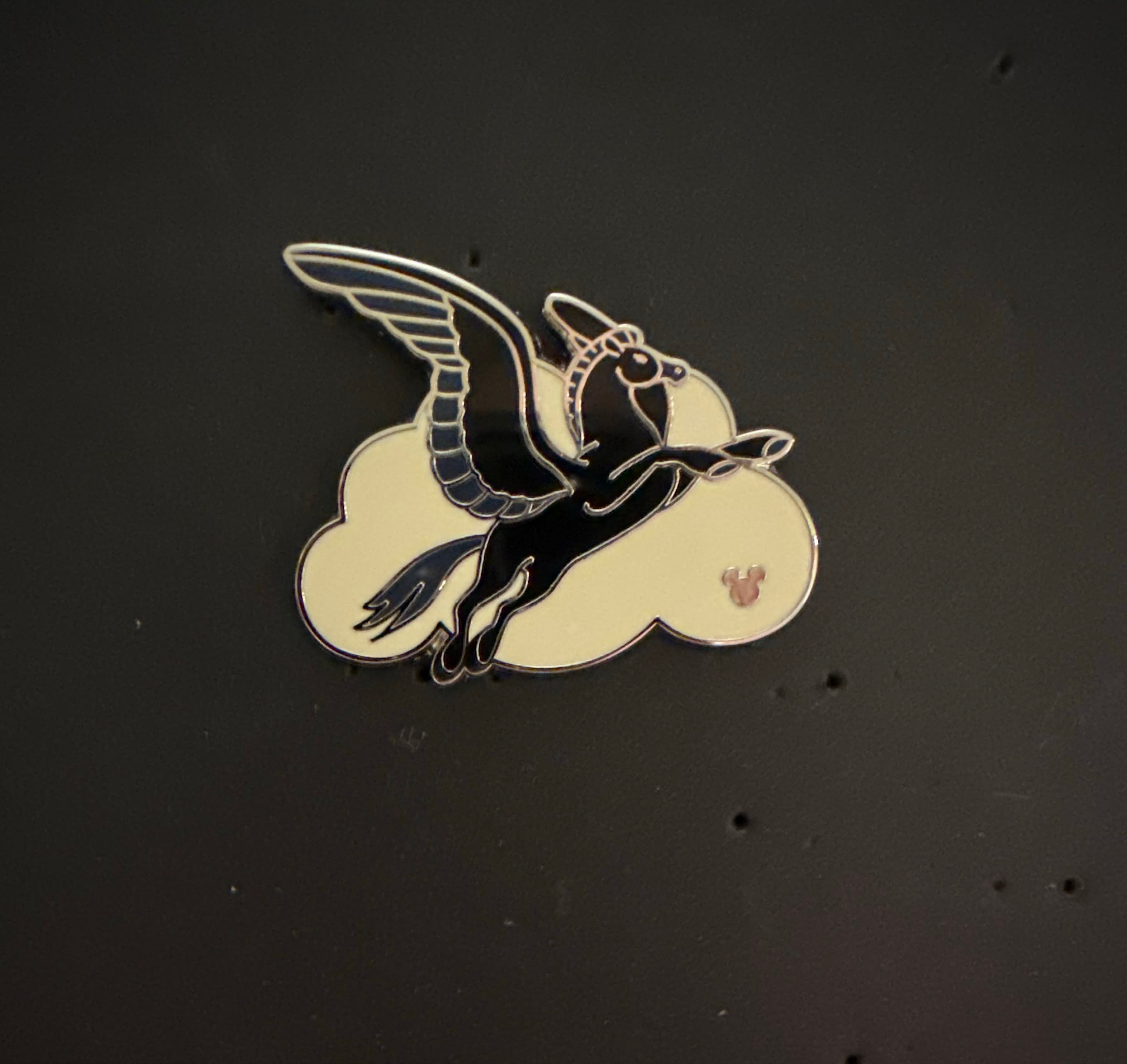 Father Pegasus - Fantasia - Hidden Disney 2020 - Series 2 front