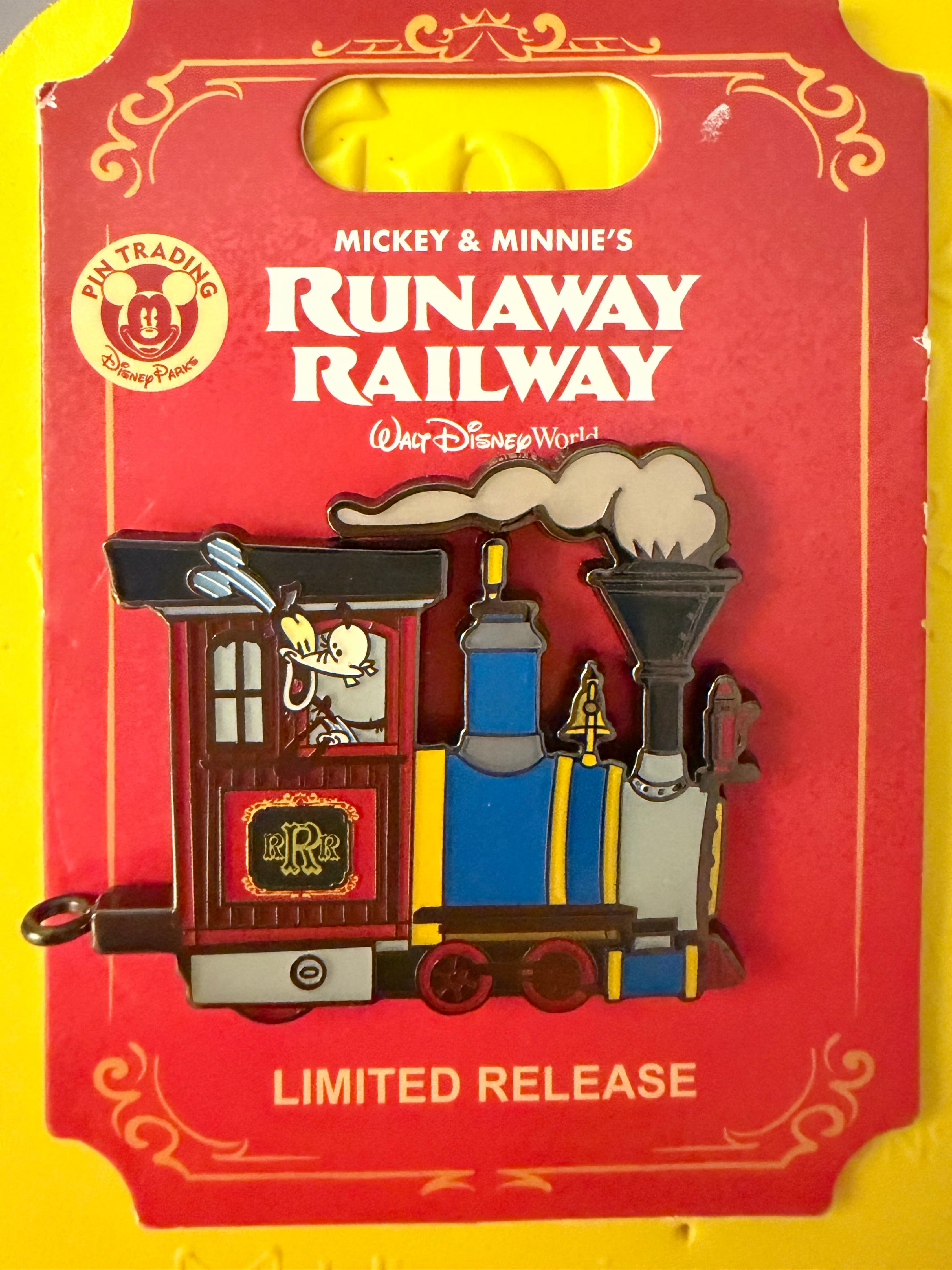 Mickey & Minnie's Runaway Railway Connected Train Collection - Goofy Engine front