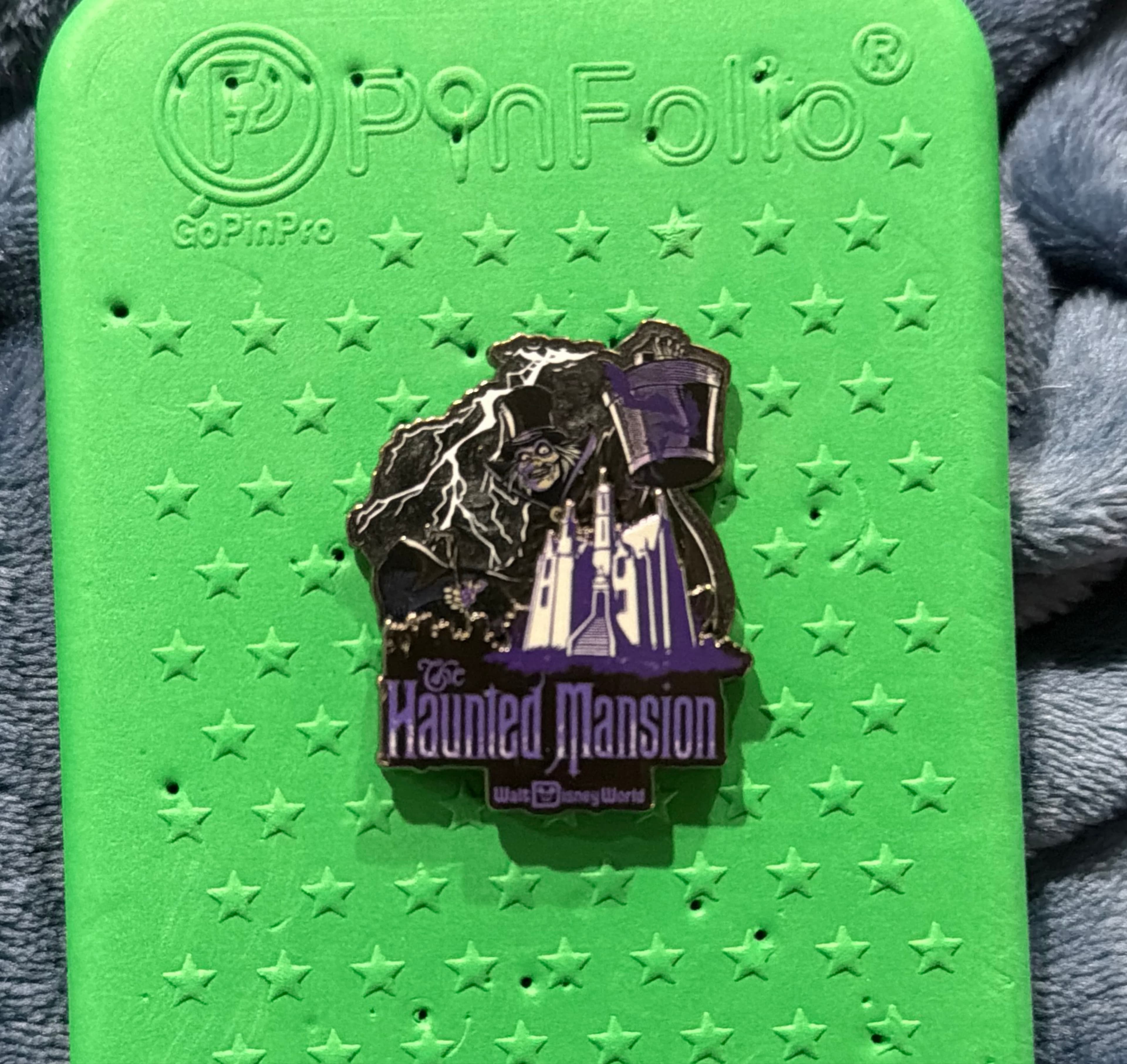 Disney WDW Haunted Mansion Hatbox Ghost Annual Passholder LE Pin
