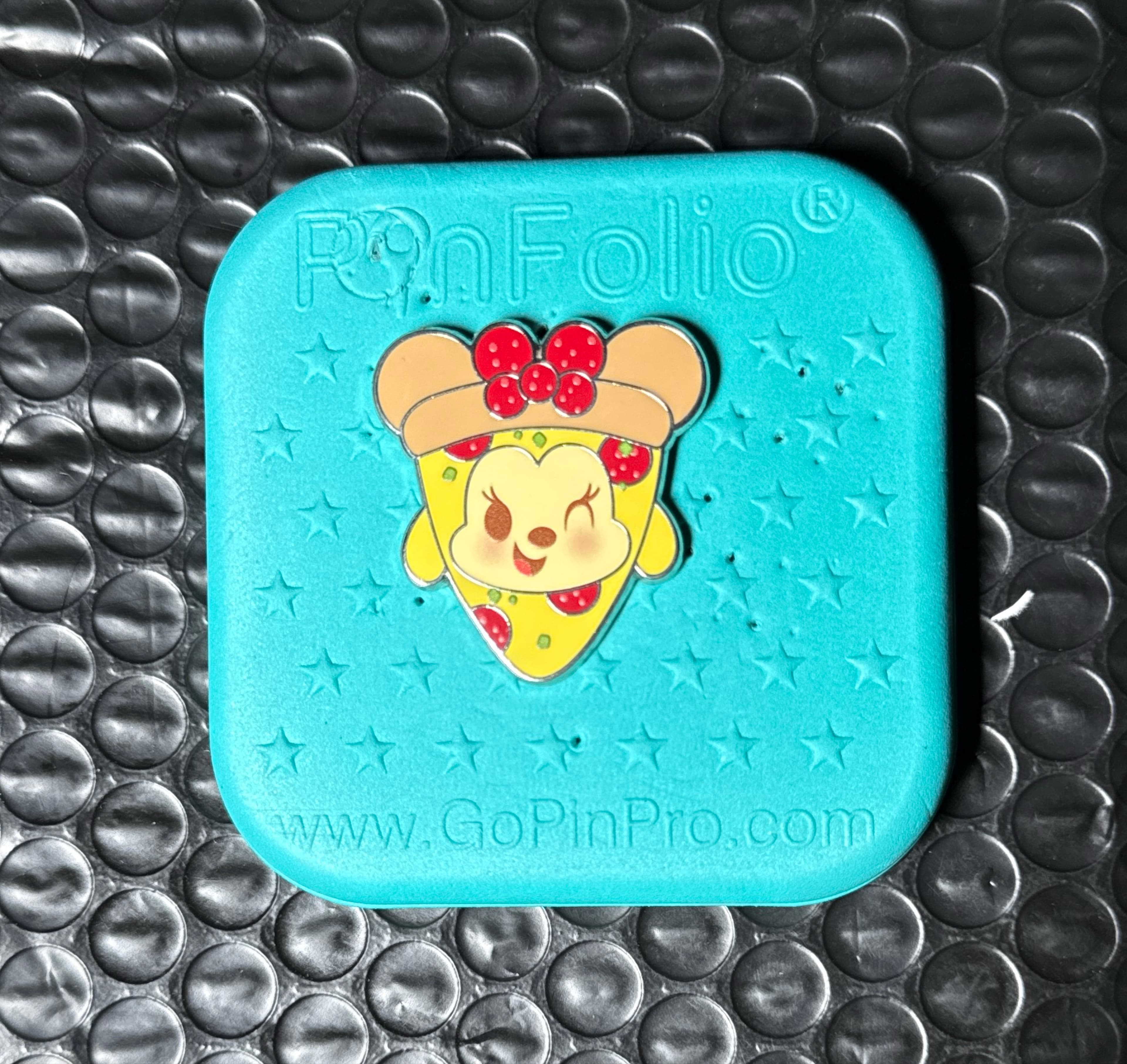 Minnie Mouse Pepperoni Pizza - Disney Munchlings Series 3