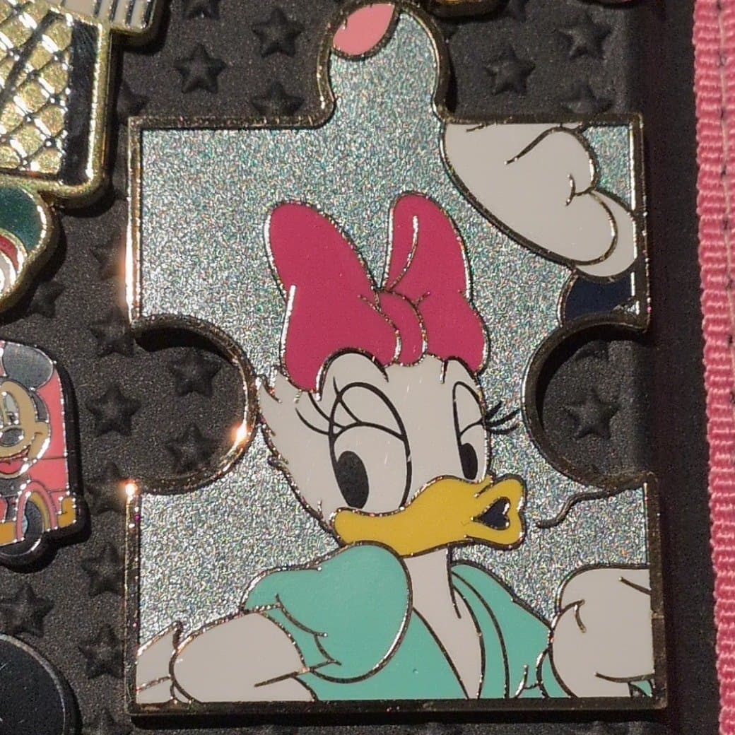 Daisy Duck Puzzle Piece Character Connection Black & White front