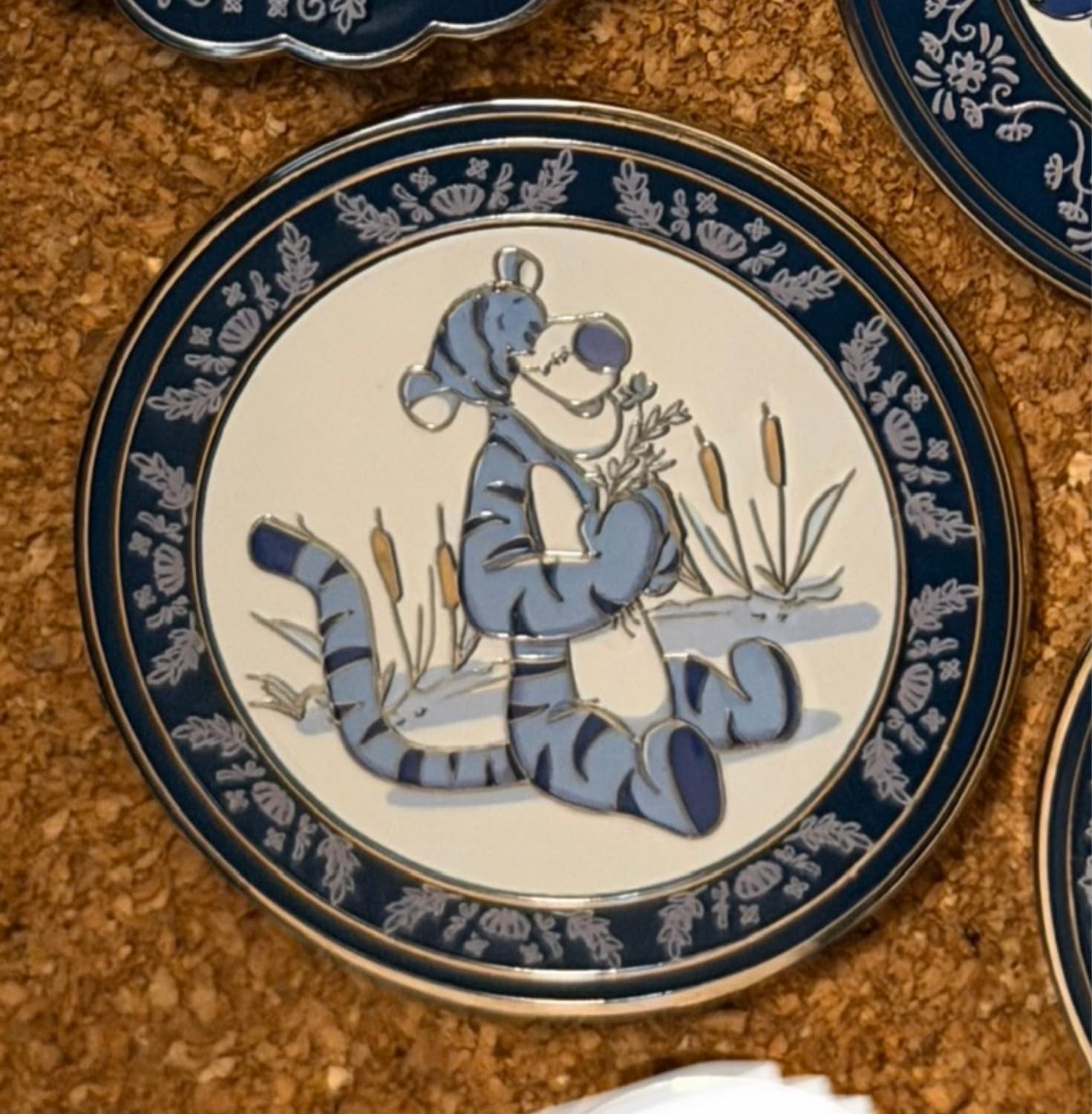 Tigger - Winnie the Pooh Tonal Floral Blue Plate