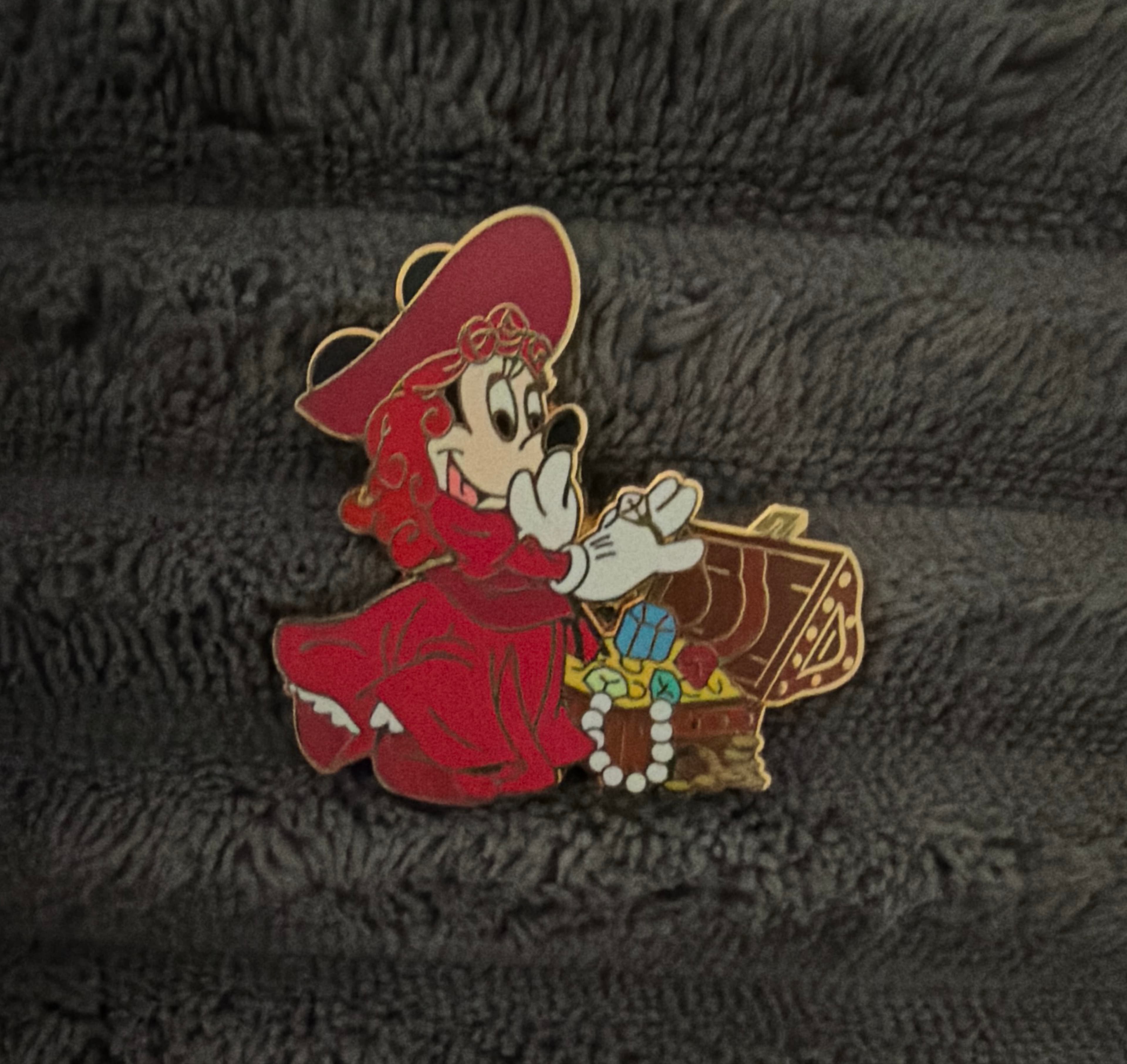 Minnie Mouse Pirates of the Caribbean LE Redhead with Treasure Chest Pin