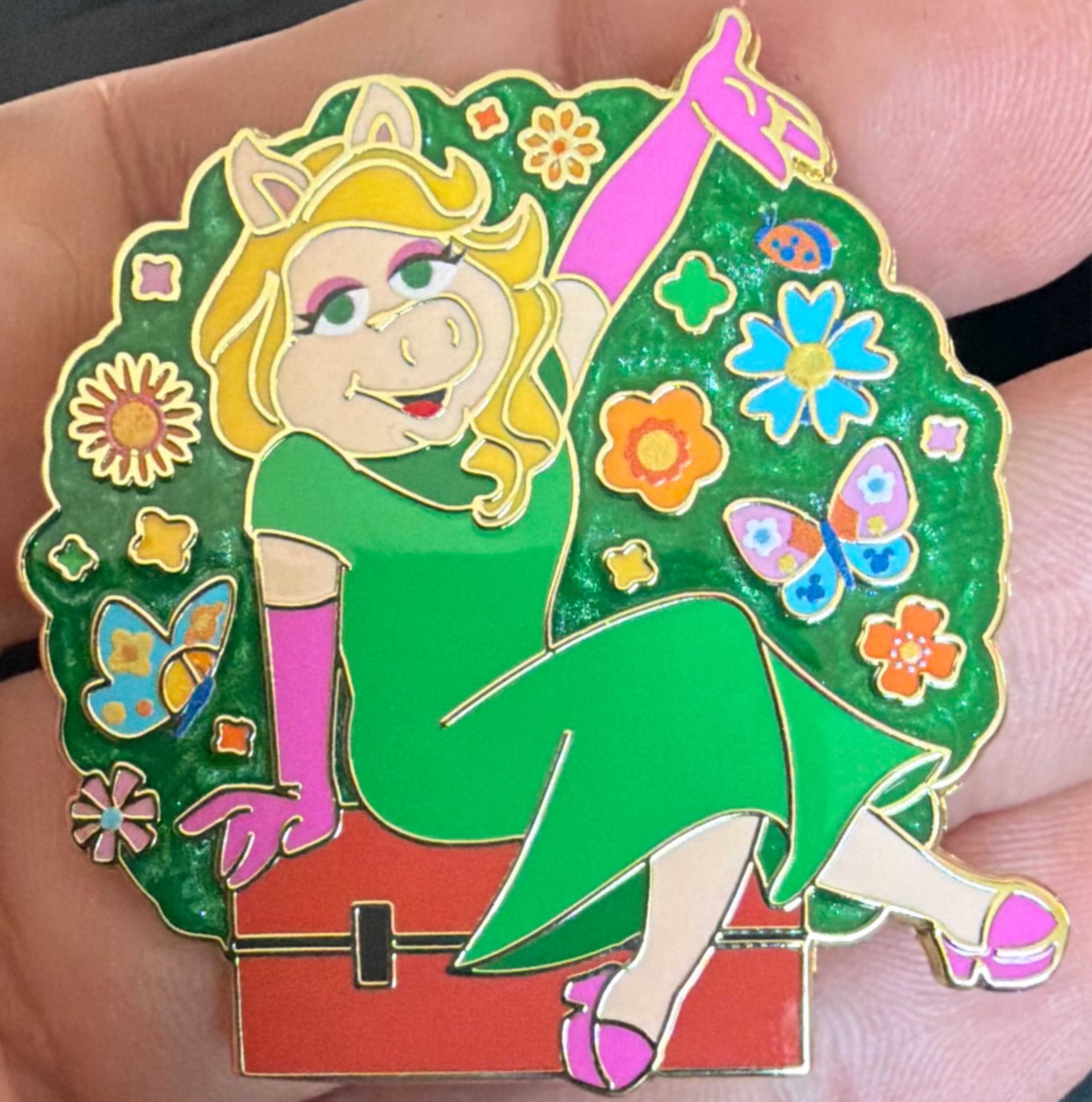 Miss Piggy - EPCOT Flower and Garden Festival 2026 Mystery Set front