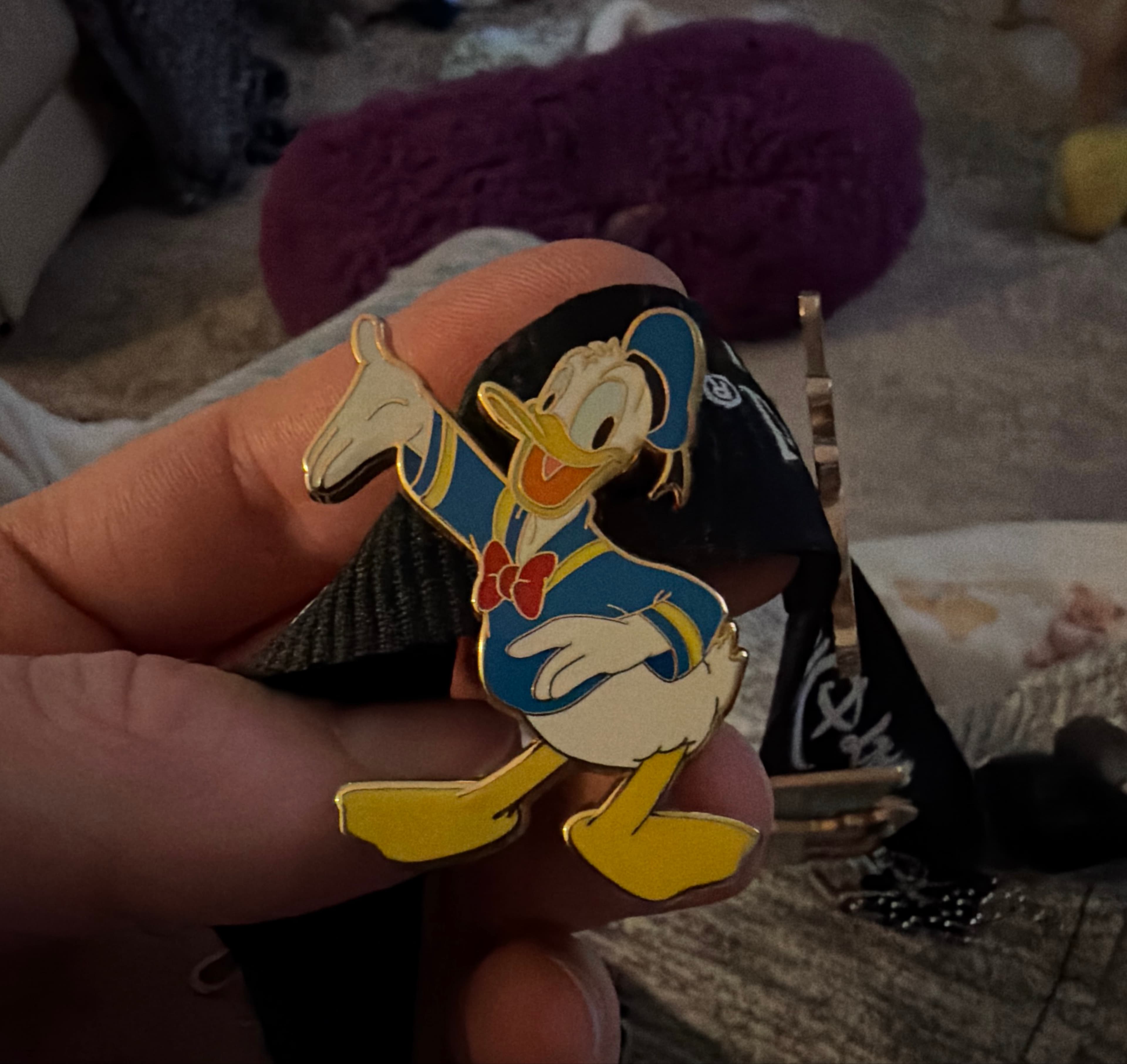 Donald Duck - Small Standing Classic Pose