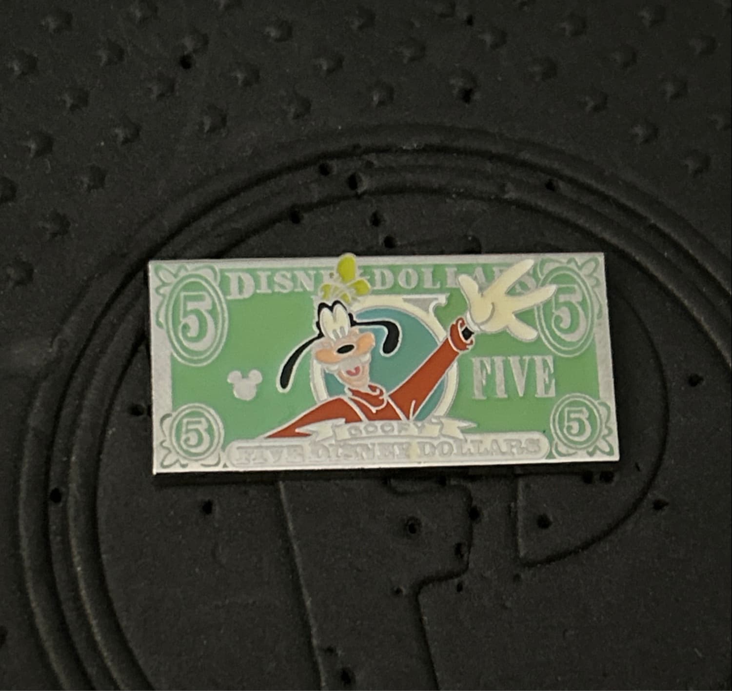Goofy $5 Disney Dollar - 2005 Cast Lanyard Series