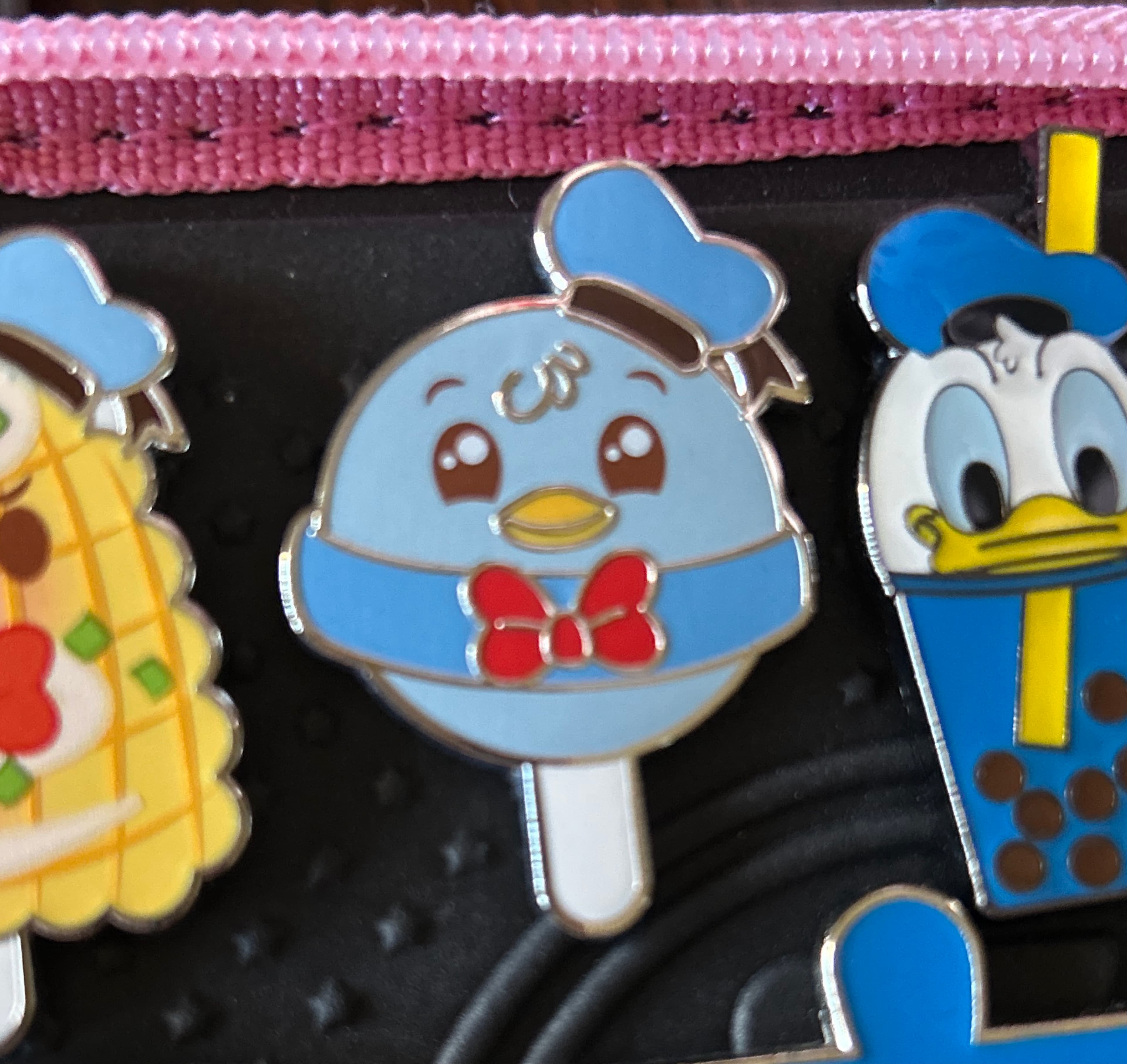 Donald Duck Wild Raspberry Lollipop