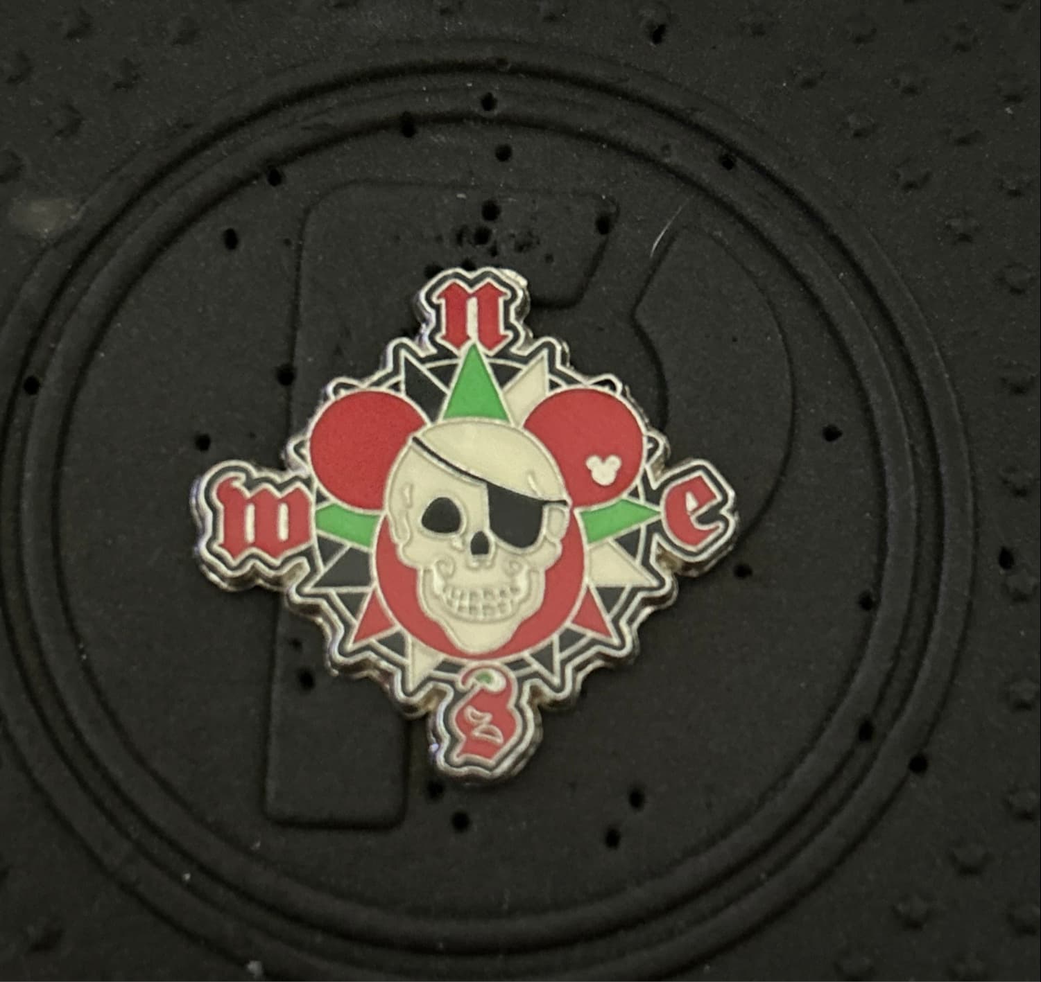 Compass - 2007 Hidden Mickey - Pirate Collection