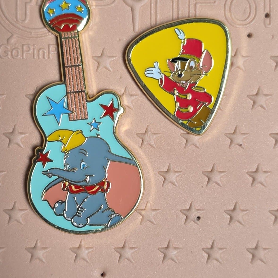 BoxLunch Exclusive - Guitar & Pick Mystery Set - Dumbo