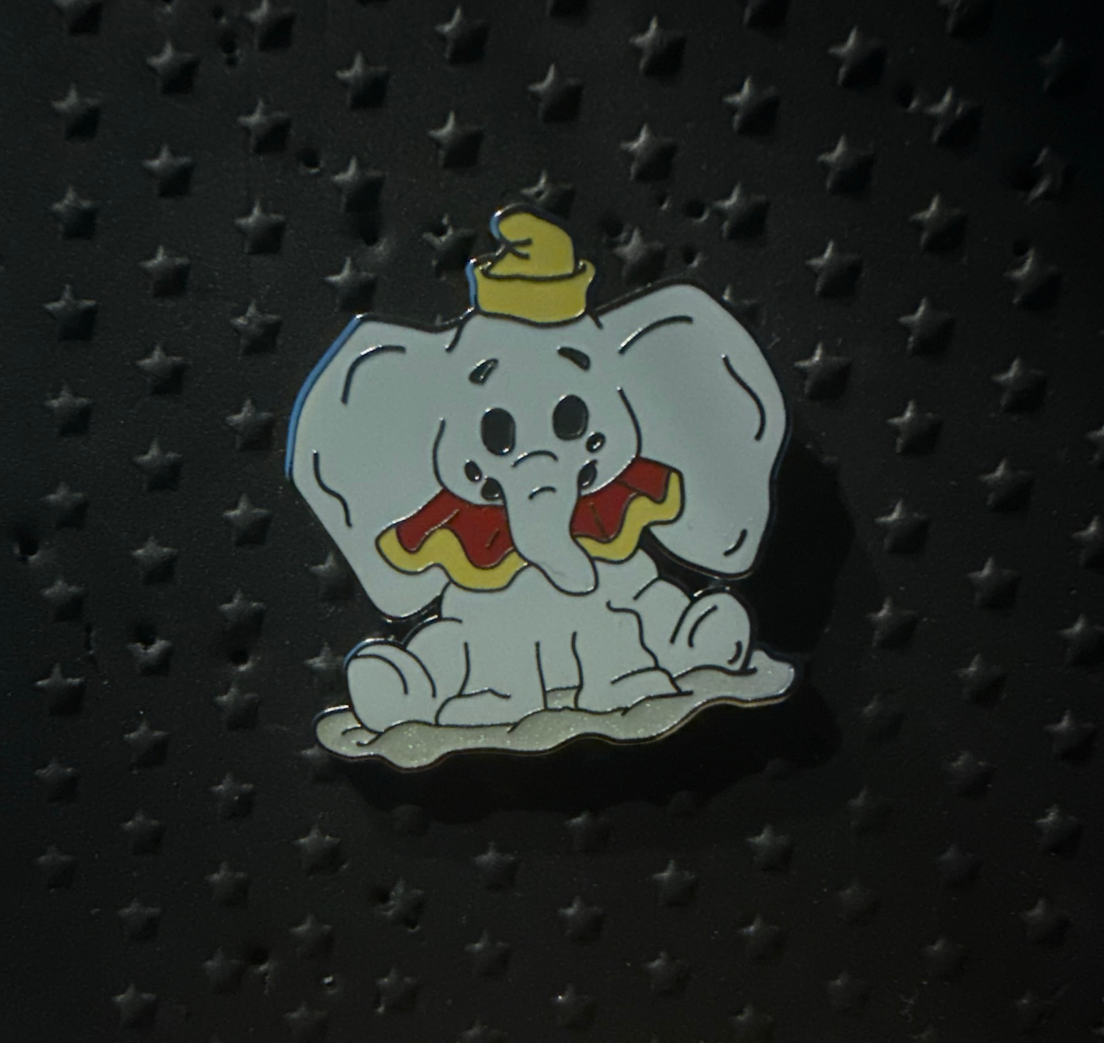 Dumbo - Holiday 2020 Mystery Snowman Pin