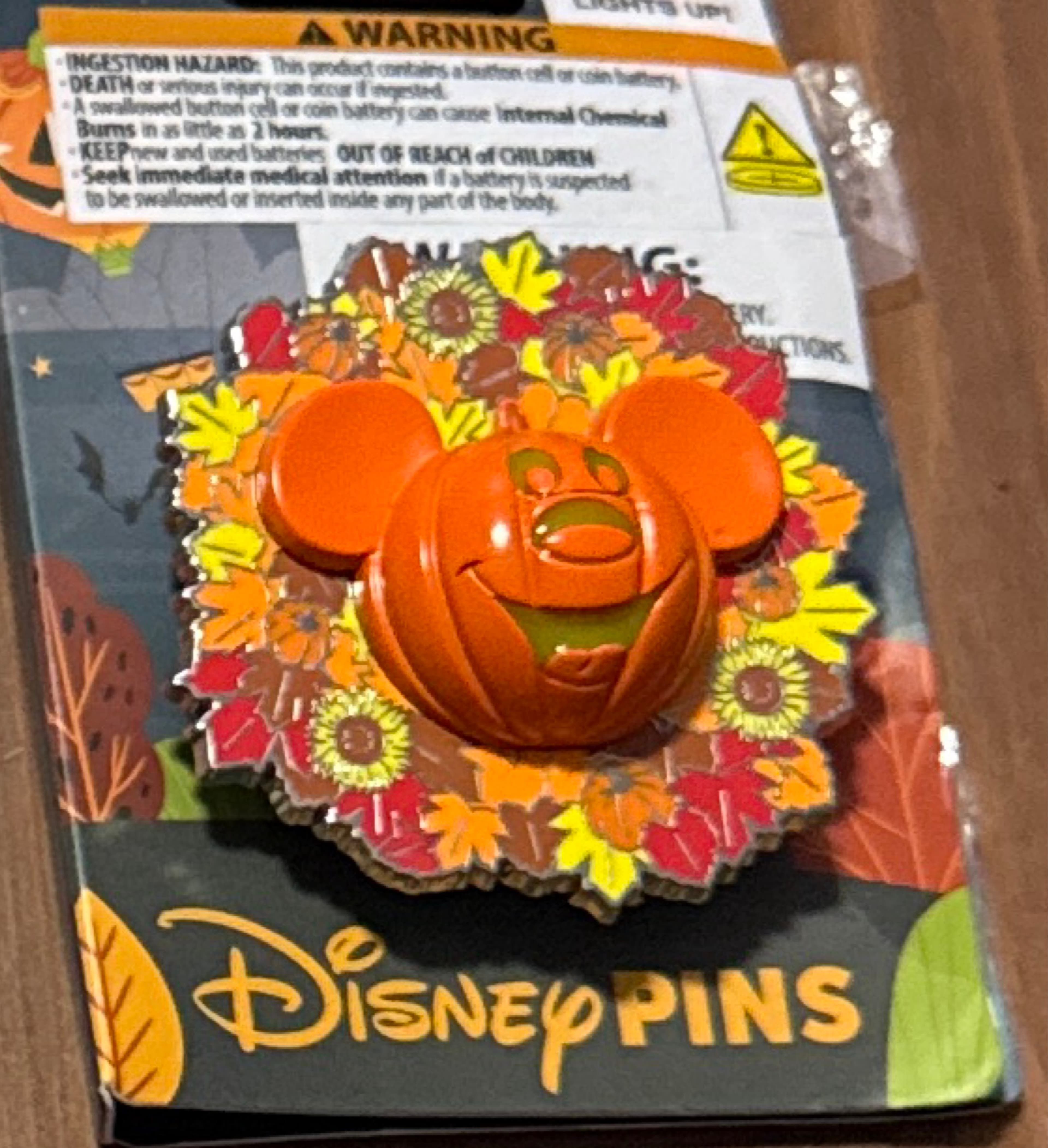 Mickey Mouse Jack-O'-Lantern Wreath Light-Up Pin - Mickey Mouse Family Halloween Collection