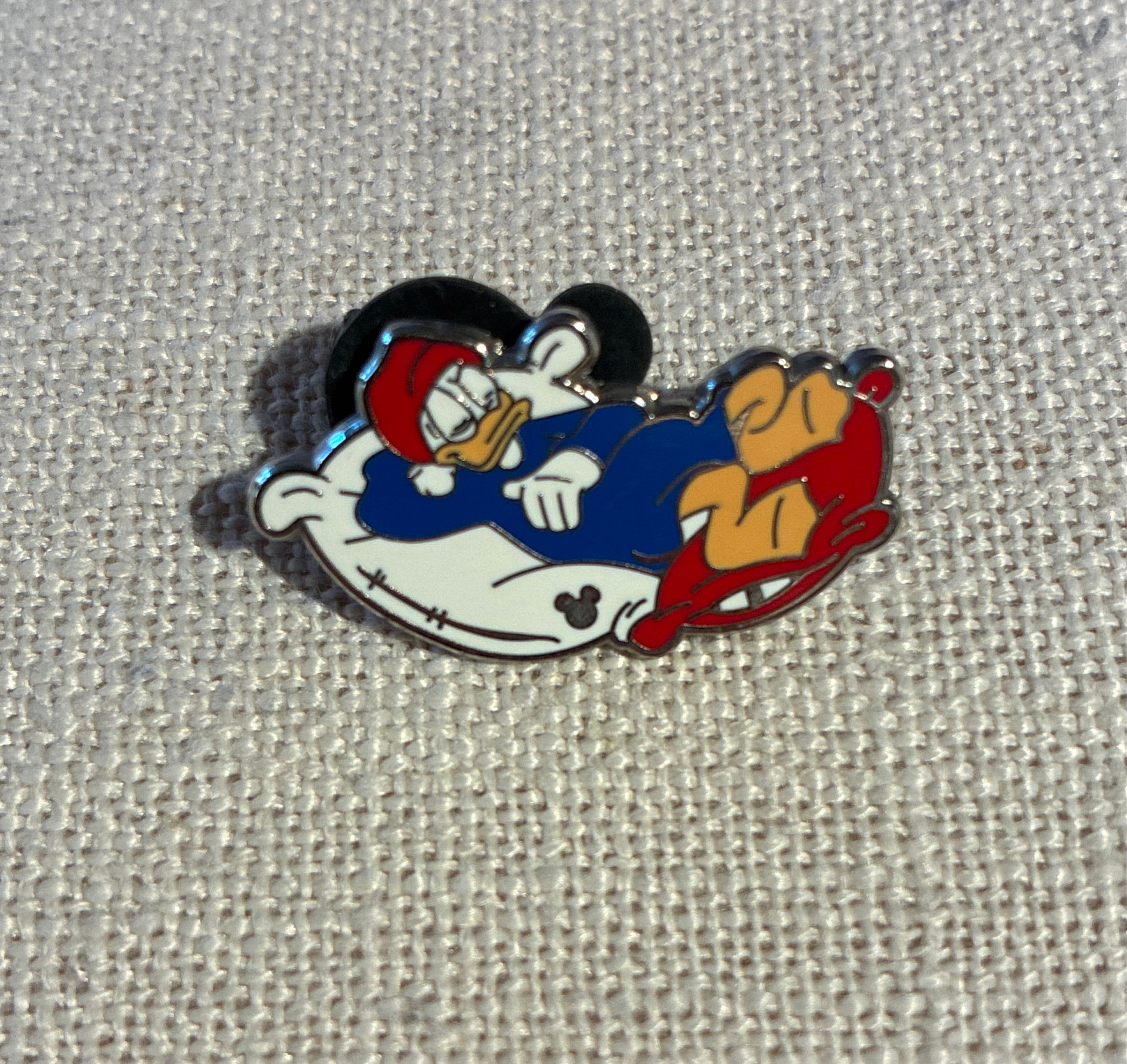 Donald Duck - 2012 Hidden Mickey - Characters Sleeping