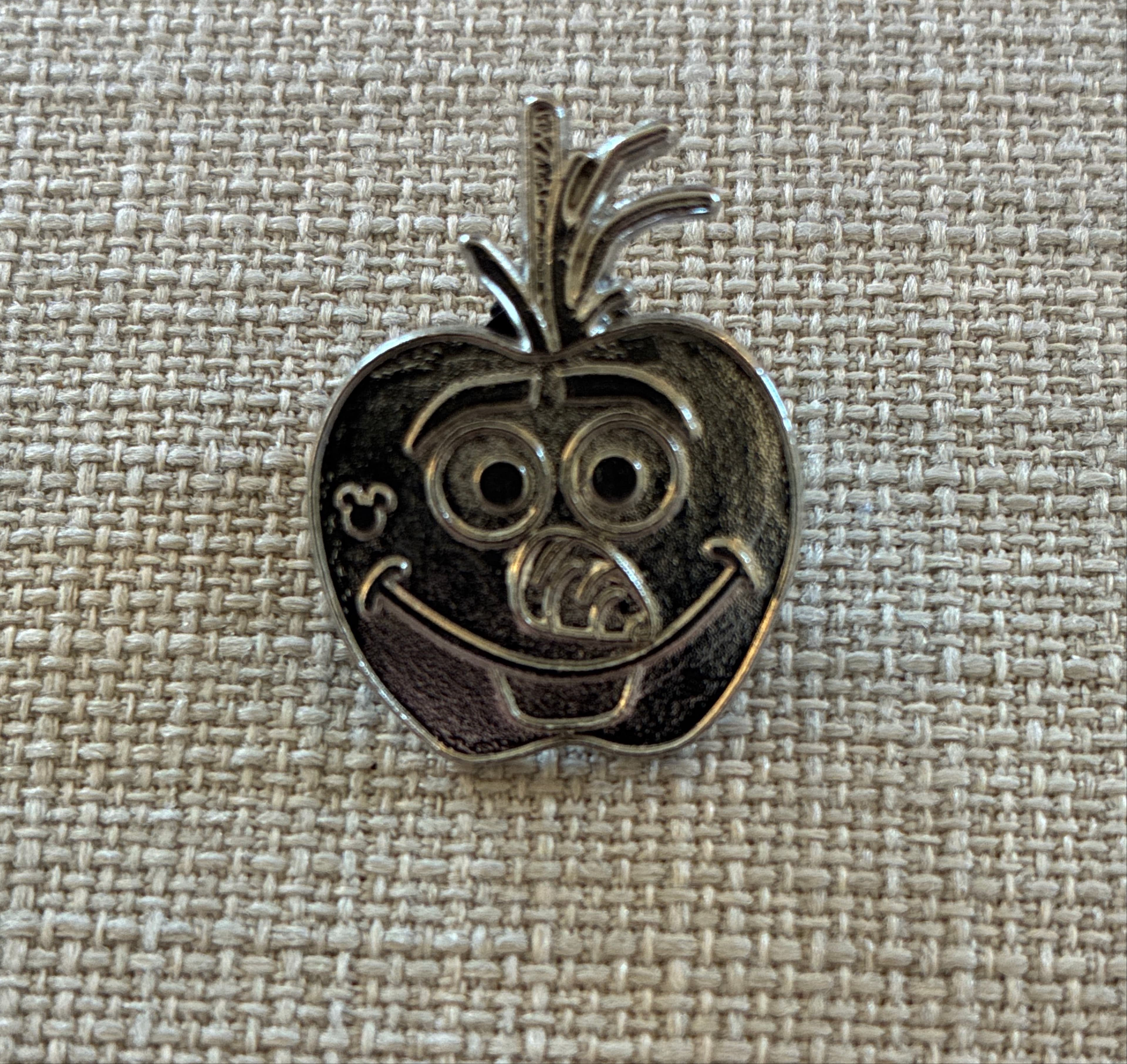 Goofy Character Apple - 2015 Hidden Mickey - Character Candy Apples Series