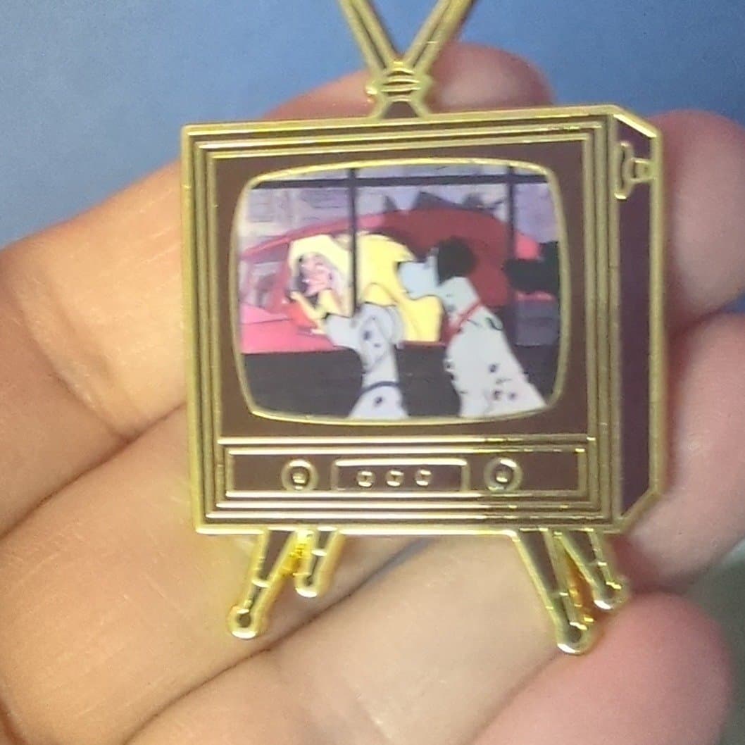 Disney 101 Dalmatians TV Scenes Blind Box Pin Set - Cruella Searches for Puppies