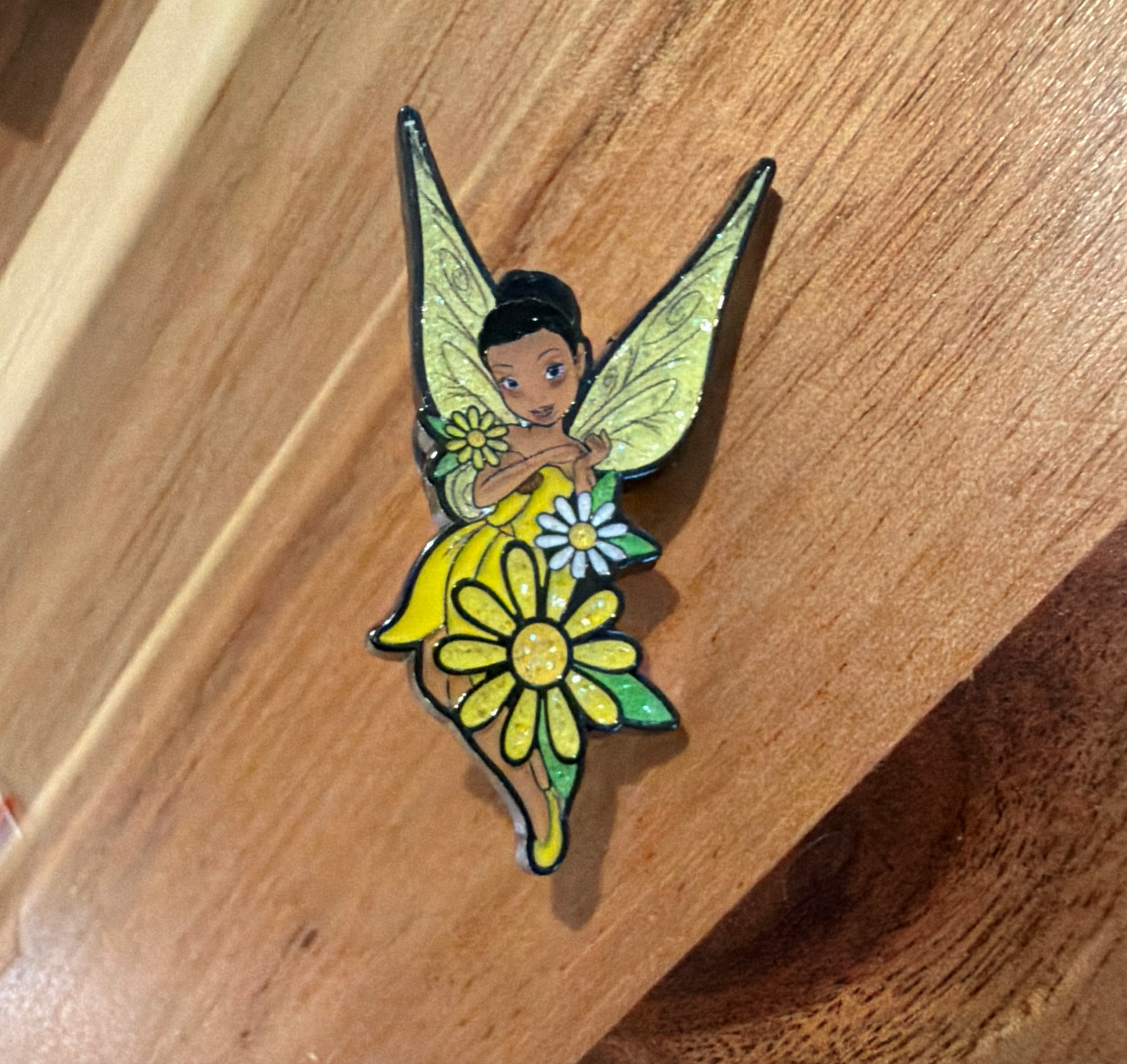 Tinker Bell - Yellow Daisies - Magical Mystery Pins Collection Series 19