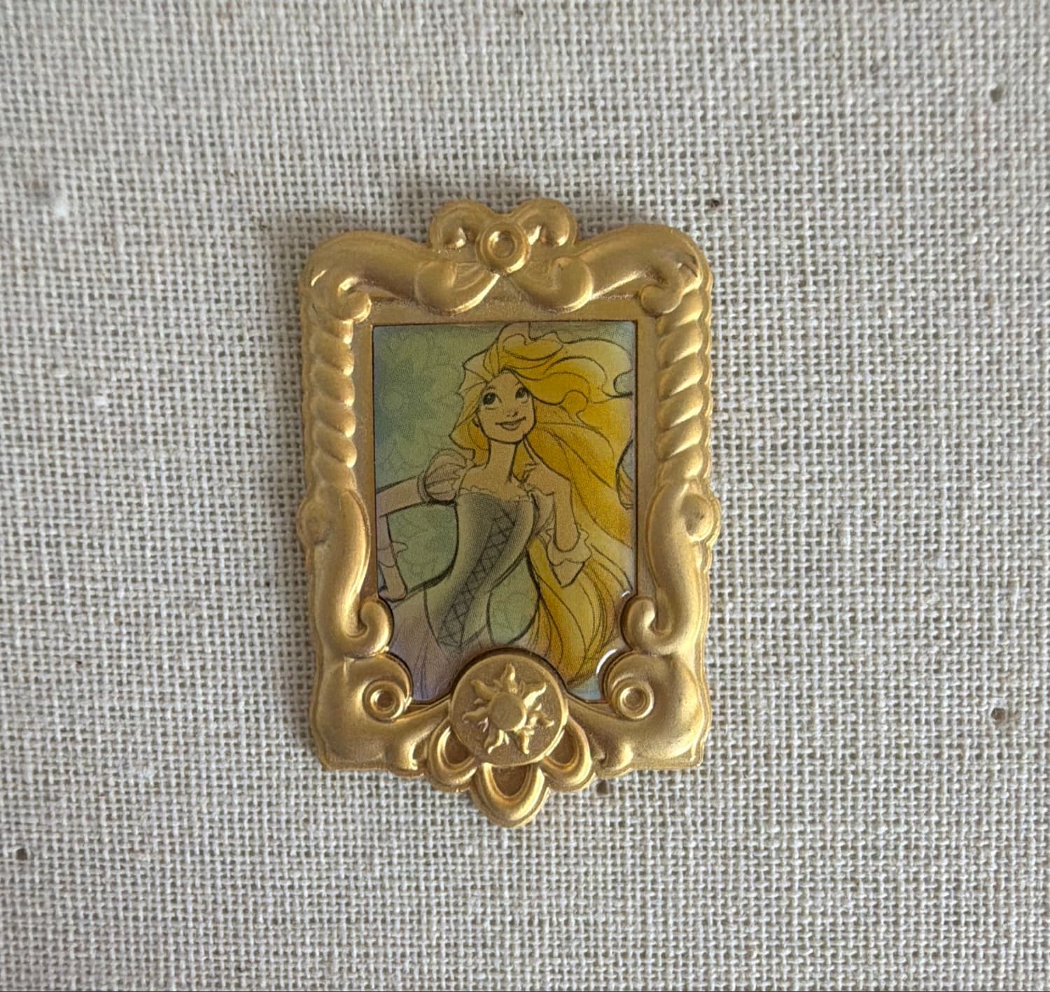 Disney Princess Gold Frame Portrait Collection Rapunzel Tangled Pin