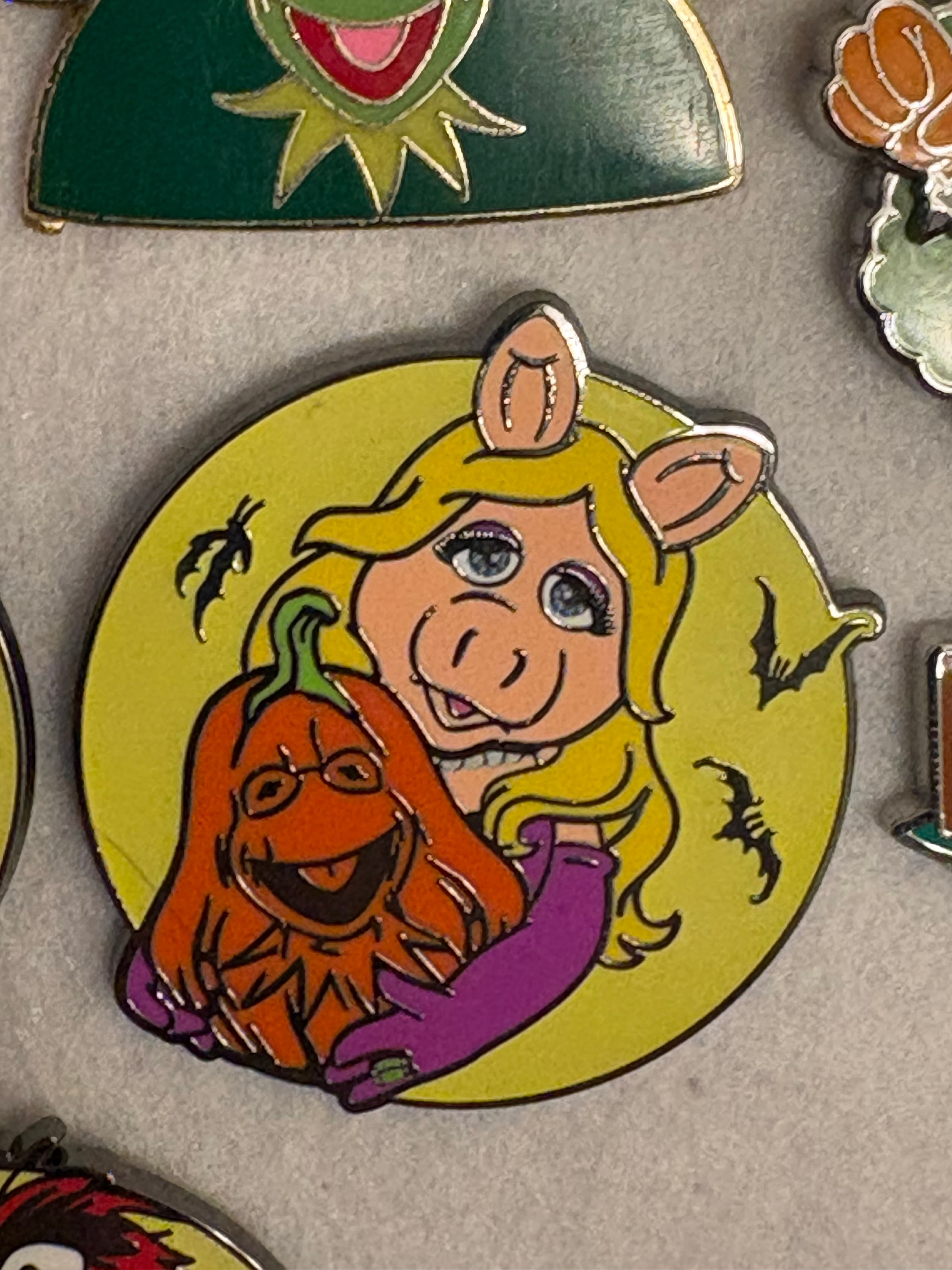 Miss Piggy with Kermit Pumpkin