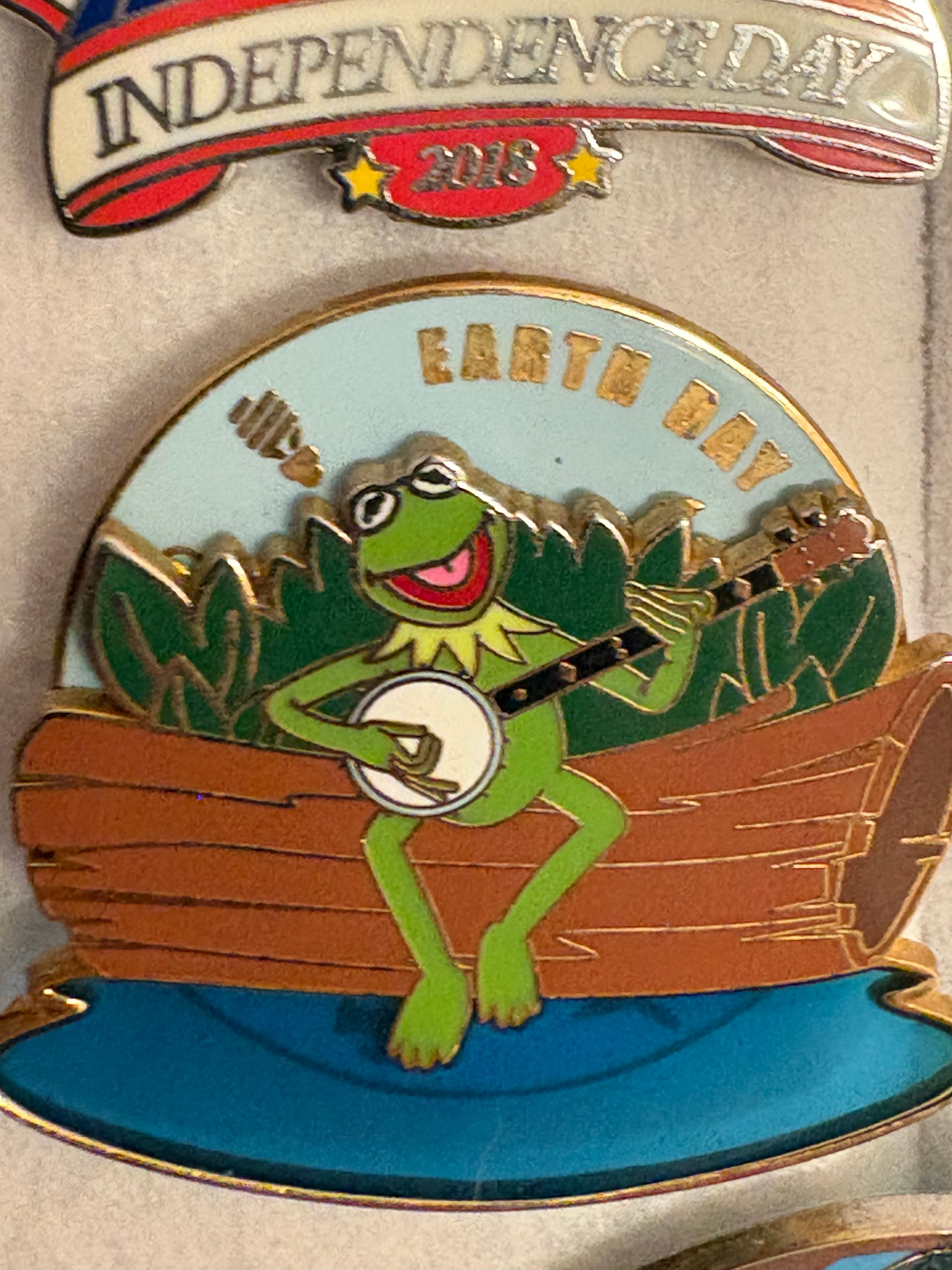 Kermit the Frog Earth Day Banjo Spinner Pin 2018