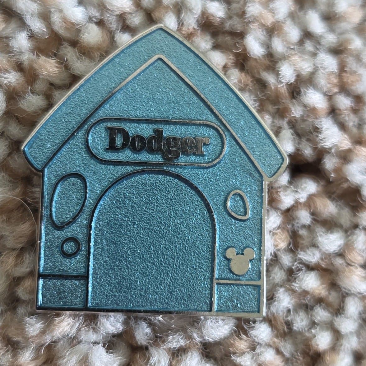 Dodger Doghouse Hidden Mickey Chaser Pin