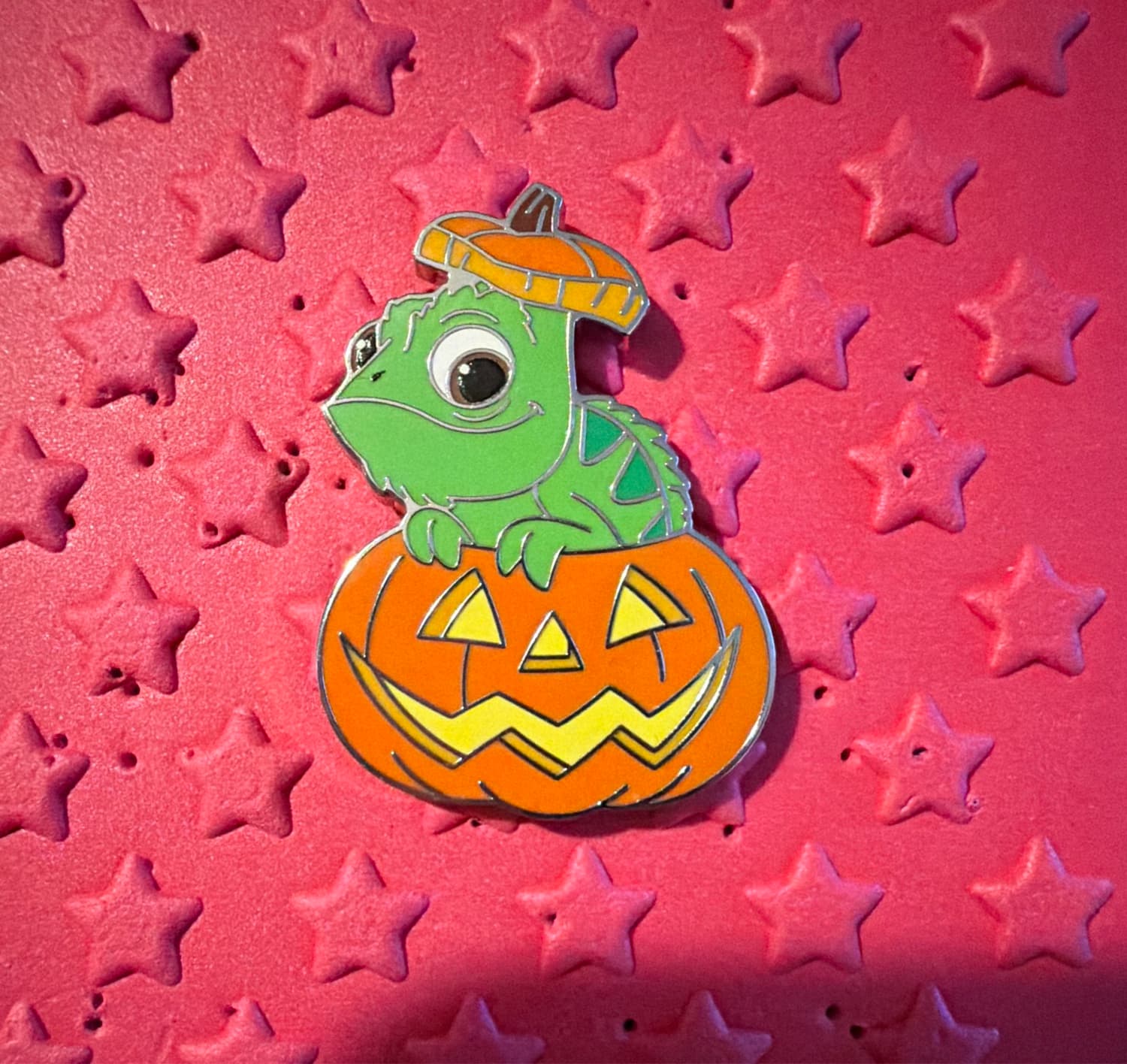 Pascal - Pumpkin Pals Mystery Pin Collection