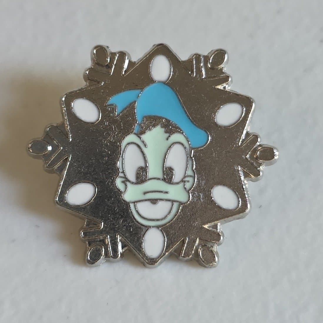 DLR - 2007 Hotel Hidden Mickey Snowflake Collection - Donald Duck