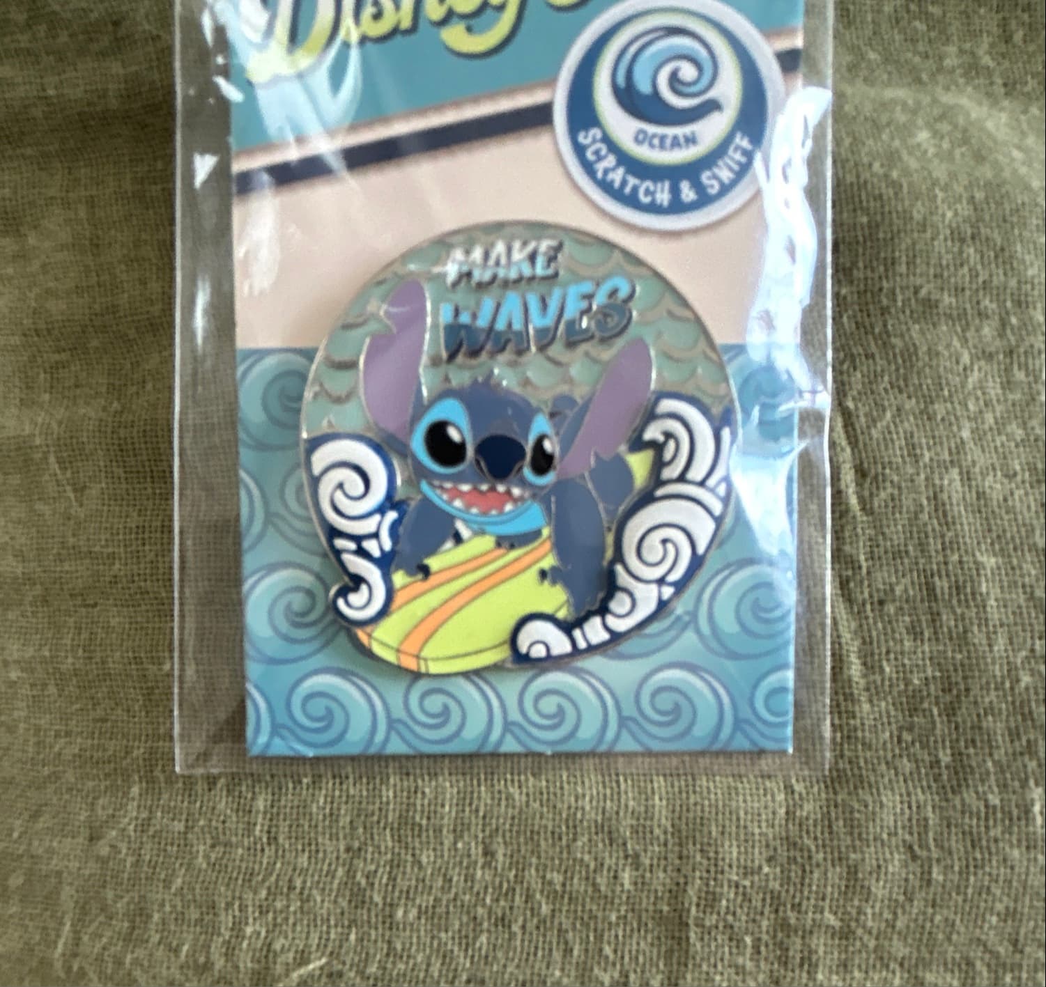 Disney Scents Make Waves Stitch Surfing Ocean Scratch & Sniff front