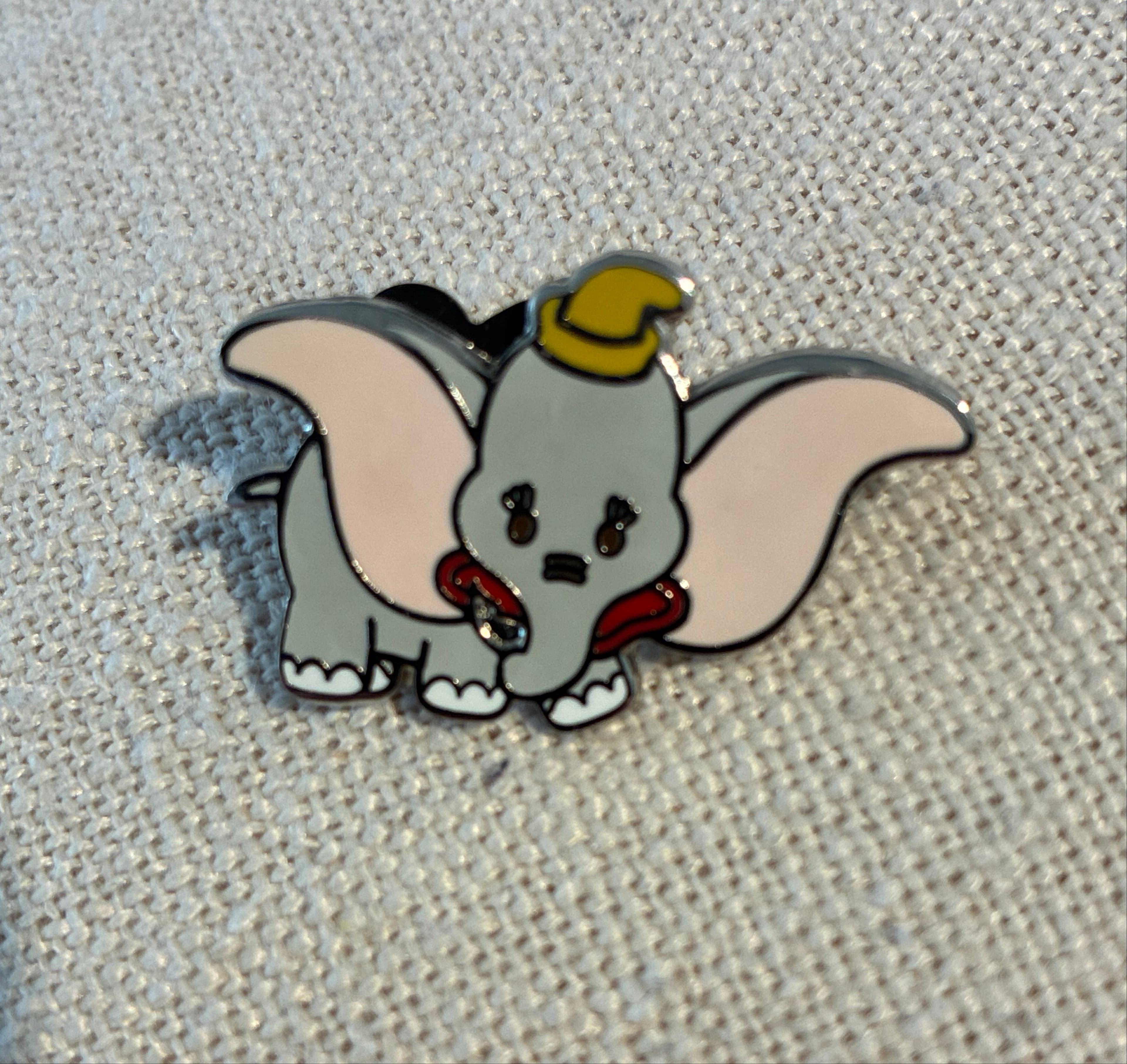 Dumbo - Smiling - Red Ruffled Collar