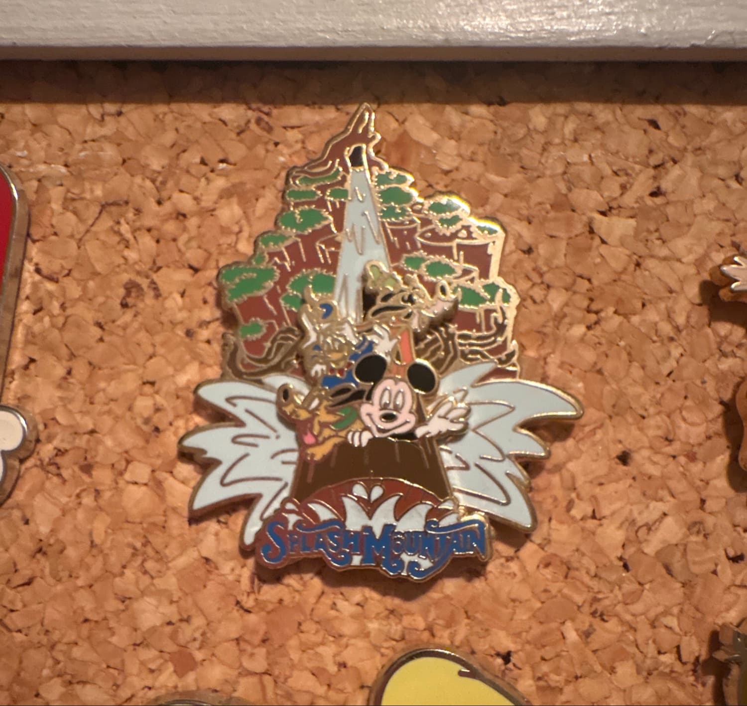 Mickey, Donald, Goofy and Pluto in Log Slider (Logo without Wood)