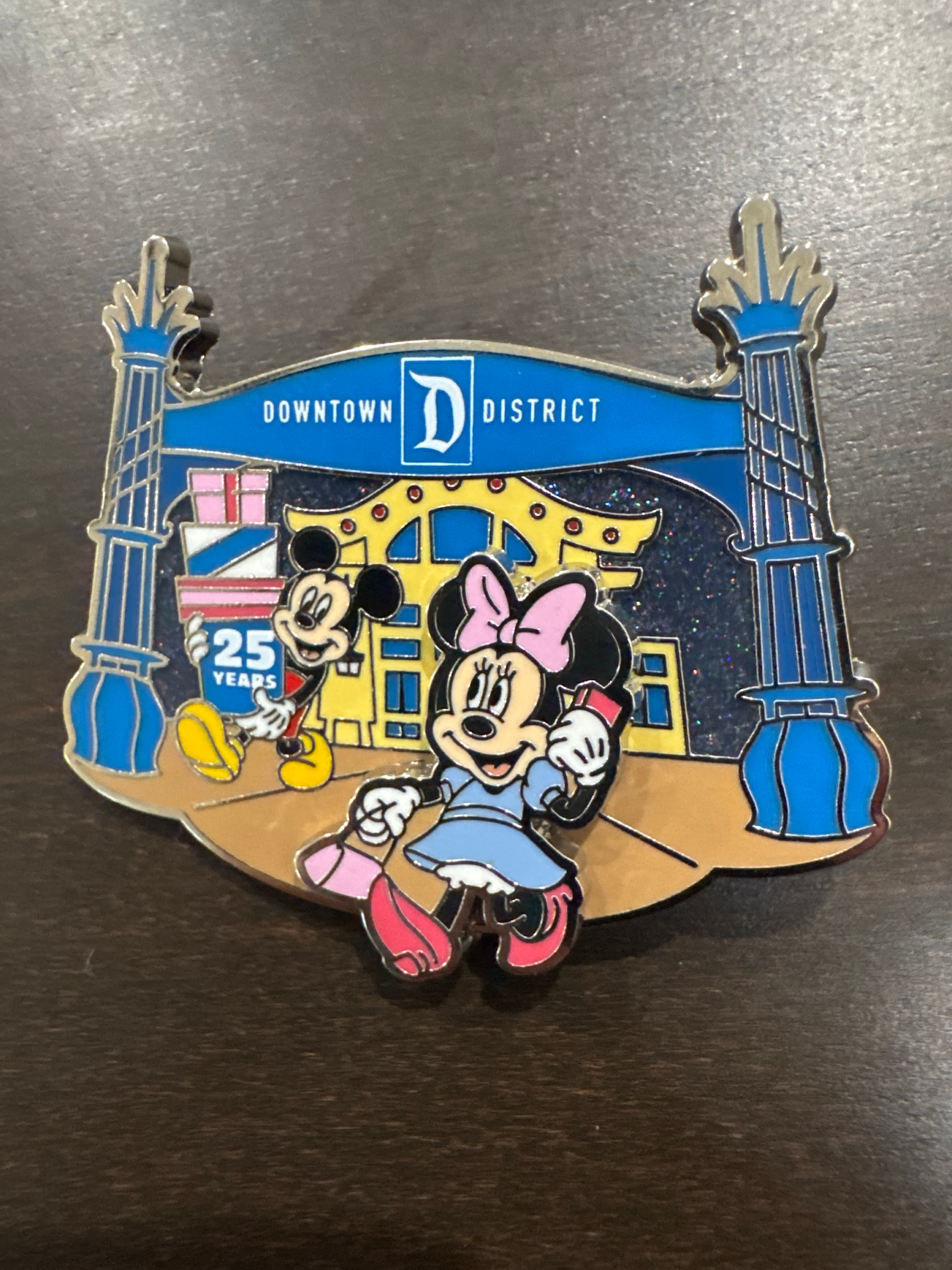 Downtown District - Mickey and Minnie 25 Years