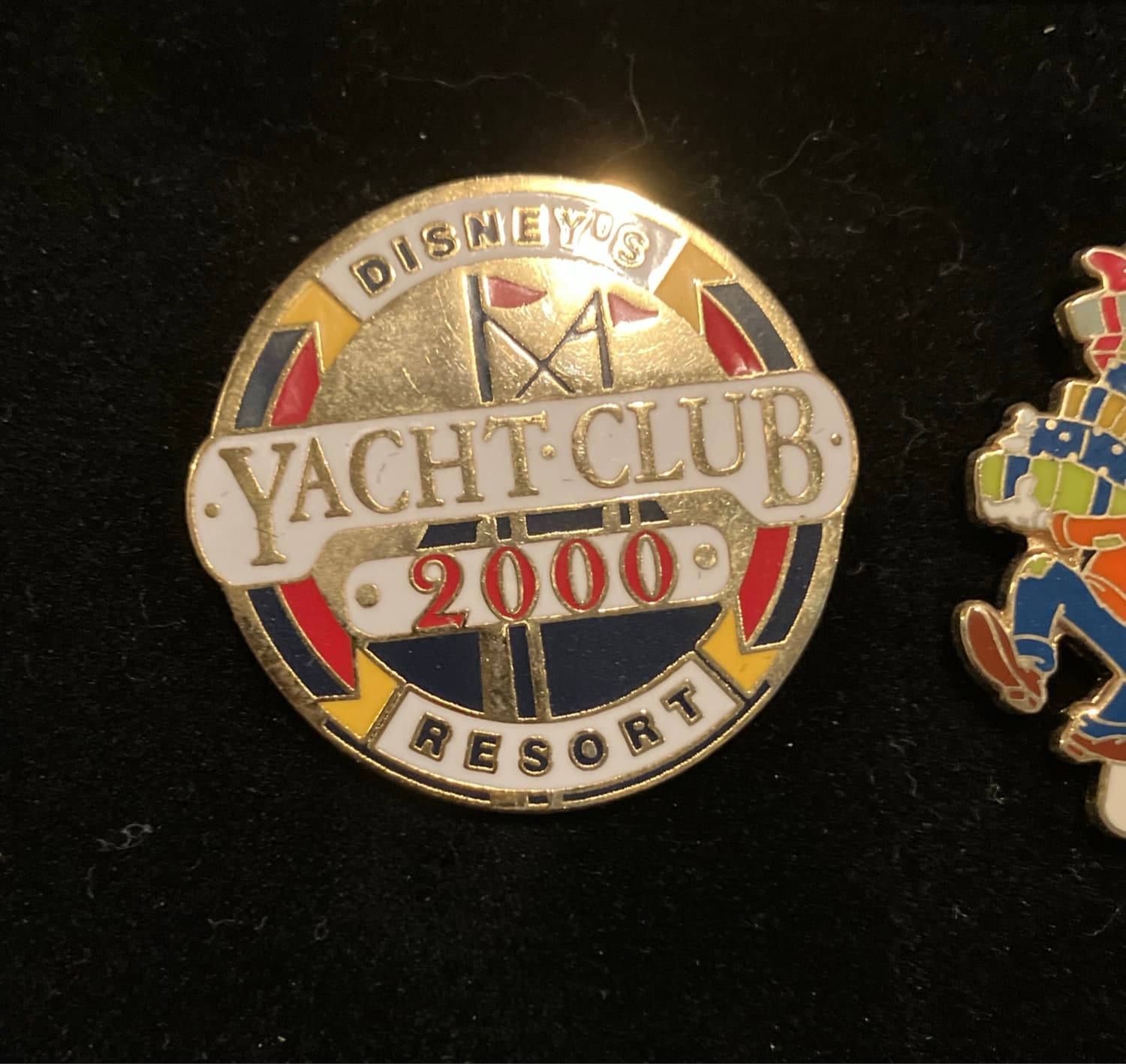Walt Disney World Disney's Yacht Club Resort 2000 Millennium Series Logo Pin