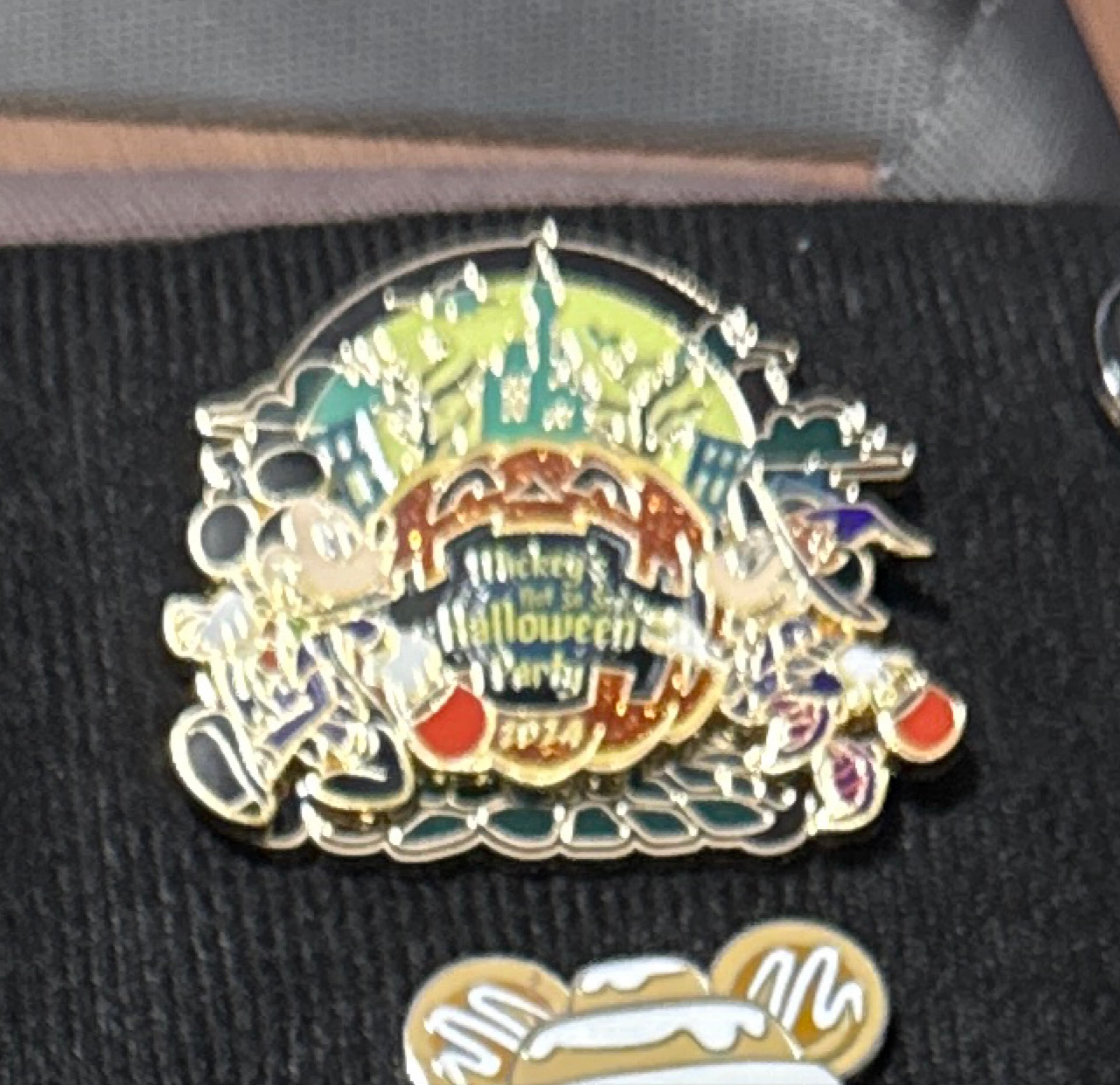 Mickey & Minnie Mouse - Mickey's Not-So-Scary Halloween Party 2024